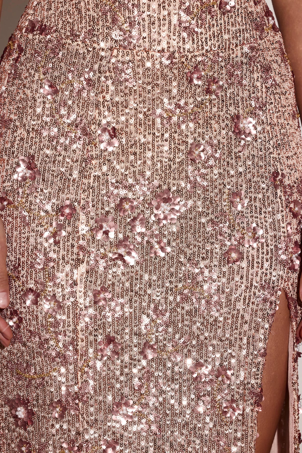 ⁣⁢Verziertes Bandeau-Abendkleid ohne Träger in Roségold⁤⁣