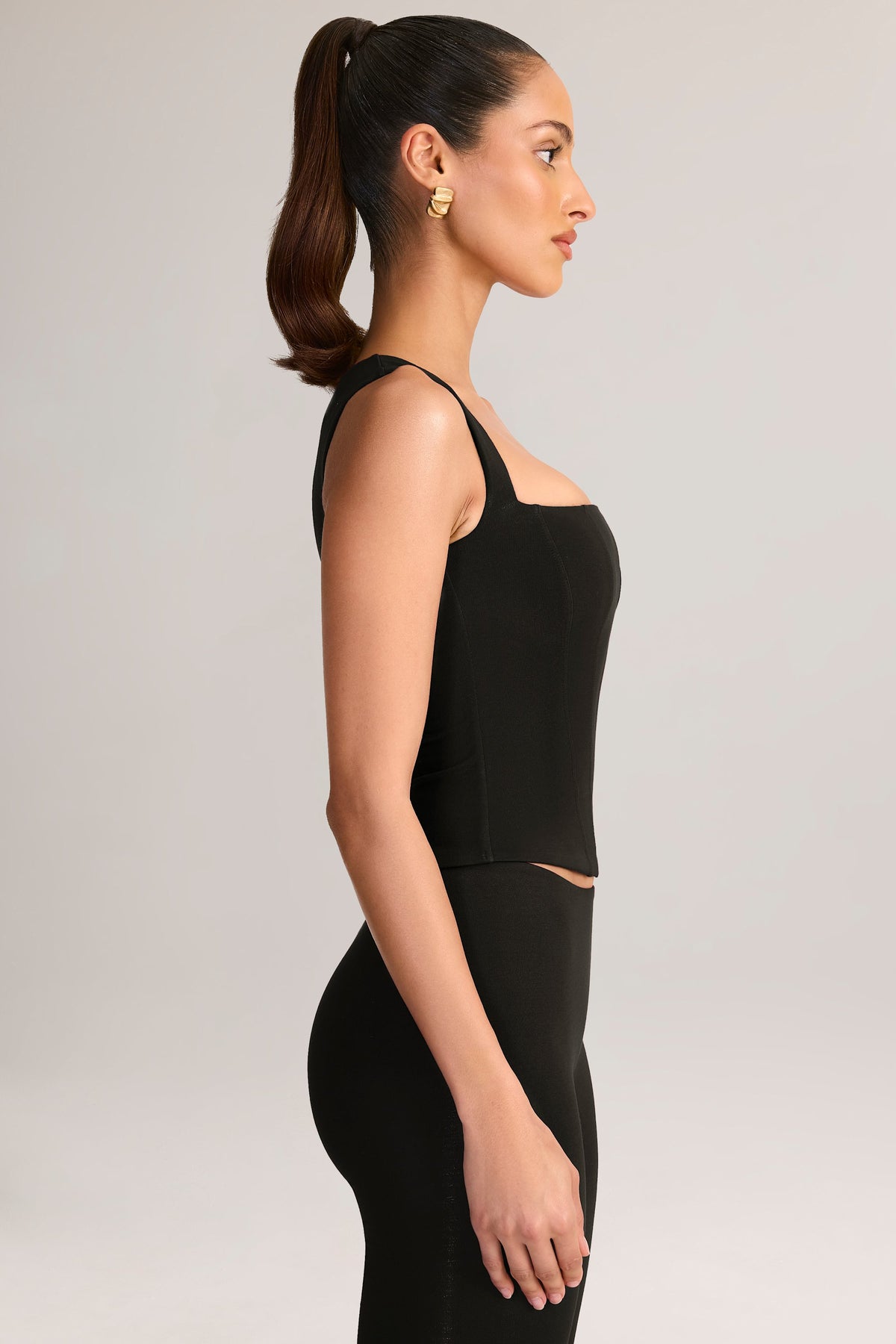 ⁣⁢Modal-Top mit eckigem Ausschnitt in Schwarz⁤⁣
