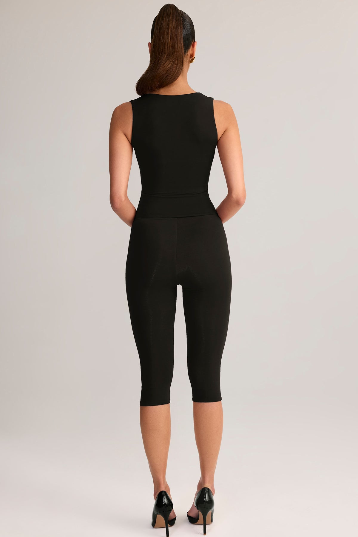 ⁣⁢Modal Capri Leggings mit mittlerer Bundhöhe in Schwarz⁤⁣ - 2