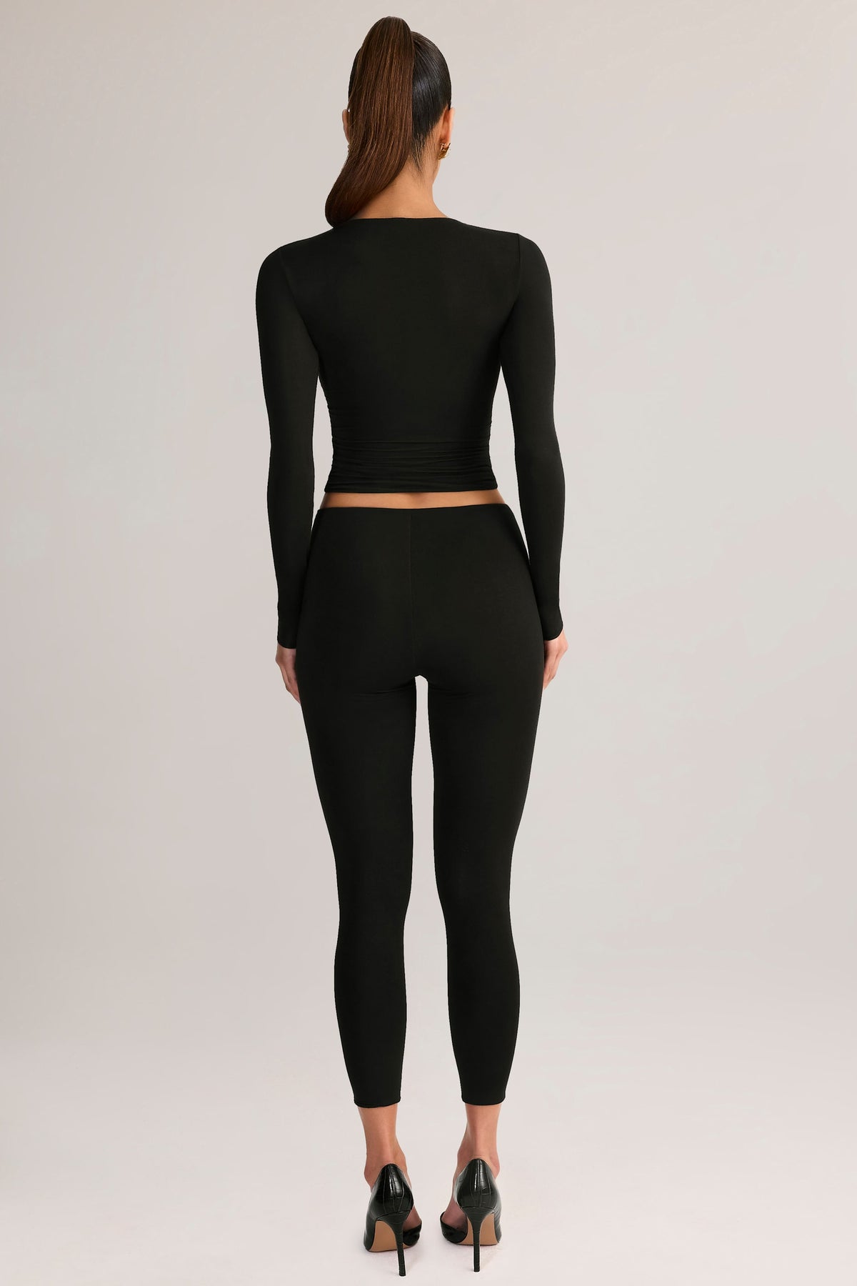 ⁣⁢Modal Mid-Rise Cropped Leggings in Schwarz⁤⁣