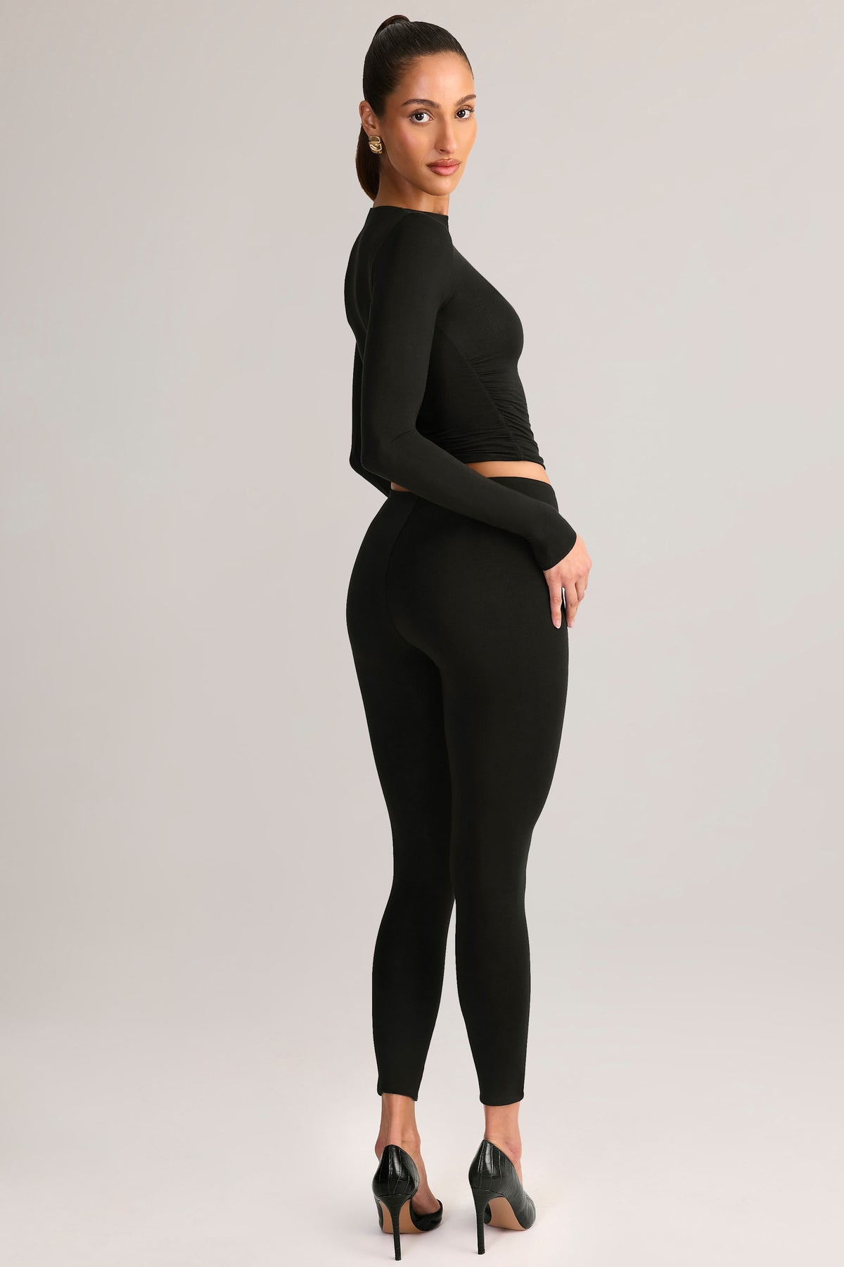 ⁣⁢Modal Mid-Rise Cropped Leggings in Schwarz⁤⁣