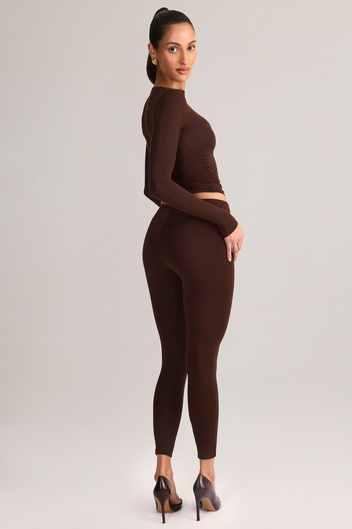 ⁣⁢Modal Mid-Rise Cropped Leggings in Schokoladenbraun⁤⁣