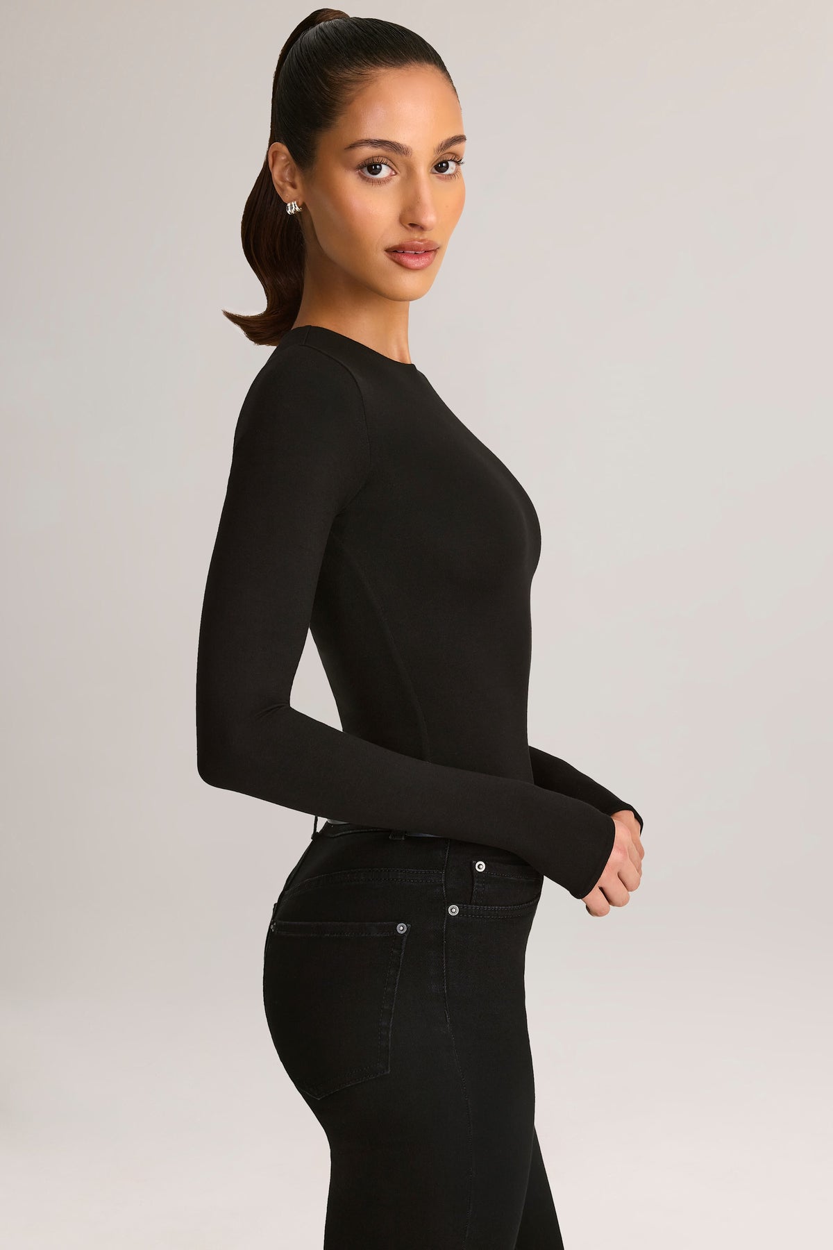 ⁣⁢Modal-Rundhals-Langarm-Bodysuit in Schwarz⁤⁣