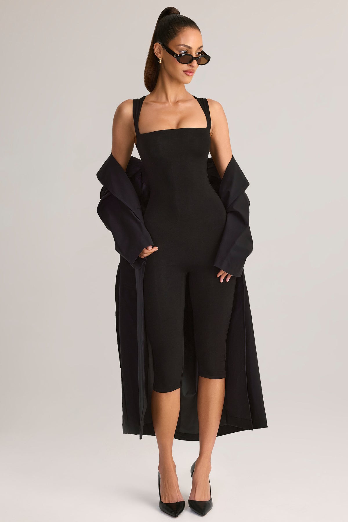 ⁣⁢Modal-Jumpsuit mit eckigem Ausschnitt und Bodycon-Passform in Capri-Optik in Schwarz⁤⁣