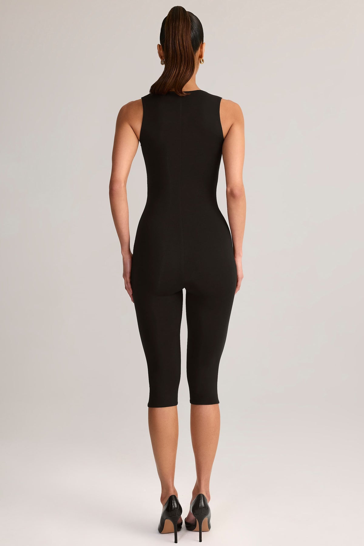⁣⁢Modal-Jumpsuit mit eckigem Ausschnitt und Bodycon-Passform in Capri-Optik in Schwarz⁤⁣ - 2