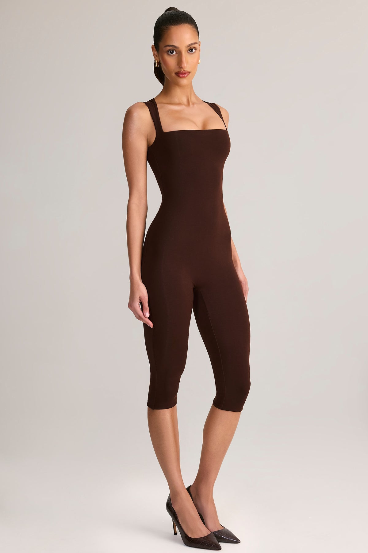 ⁣⁢Modal Bodycon Capri-Jumpsuit mit eckigem Ausschnitt in Schokoladenbraun⁤⁣