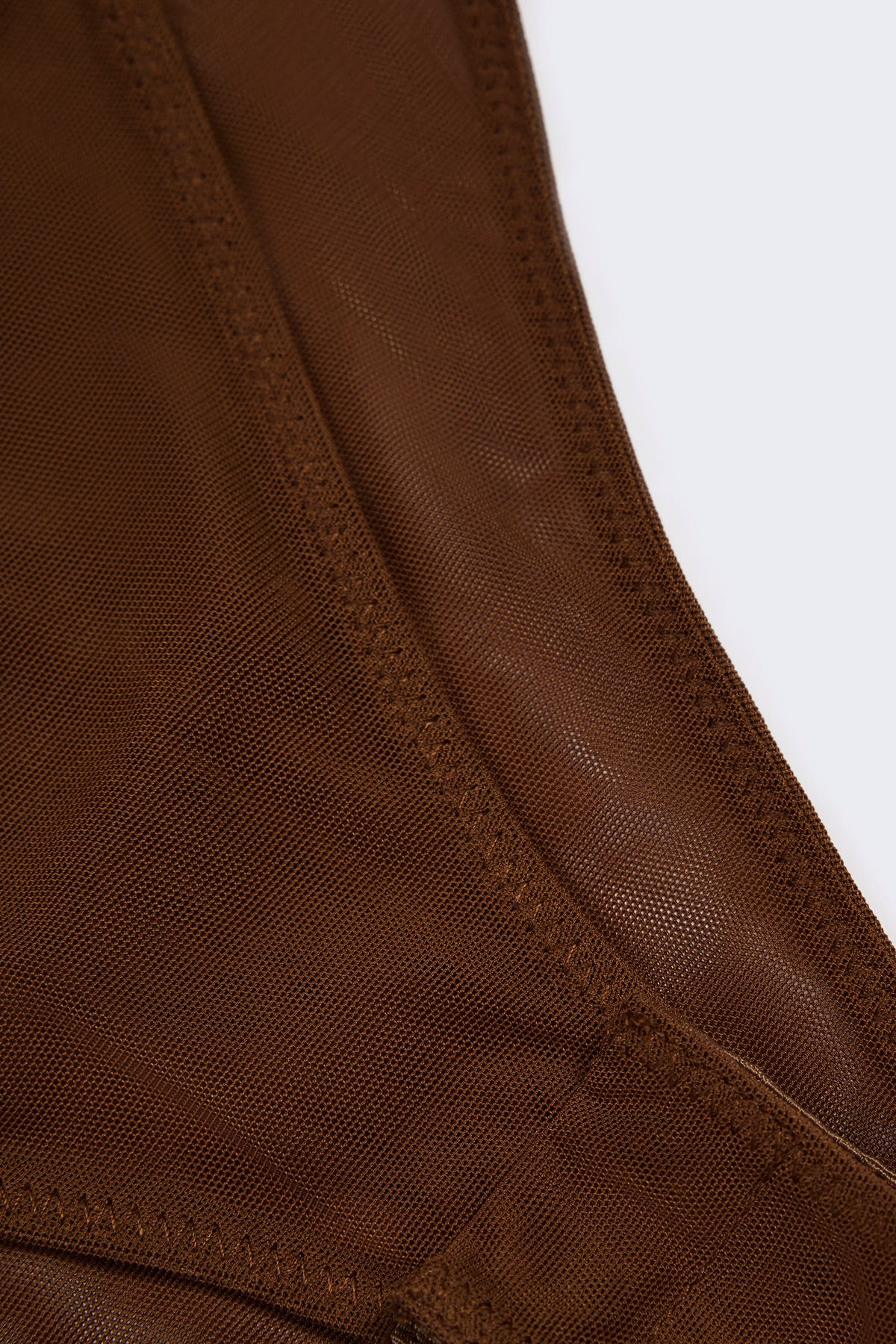 ⁣⁢Tanga-Body aus weichem Mesh mit unsichtbaren Trägern in Kastanienbraun⁤⁣