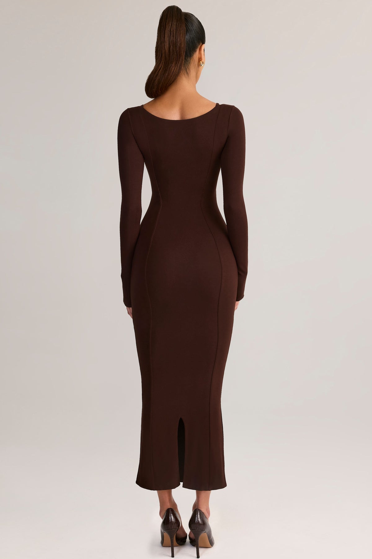 ⁣⁢Modal-Langarm-Midikleid mit Peekaboo-Detail in Schokoladenbraun⁤⁣
