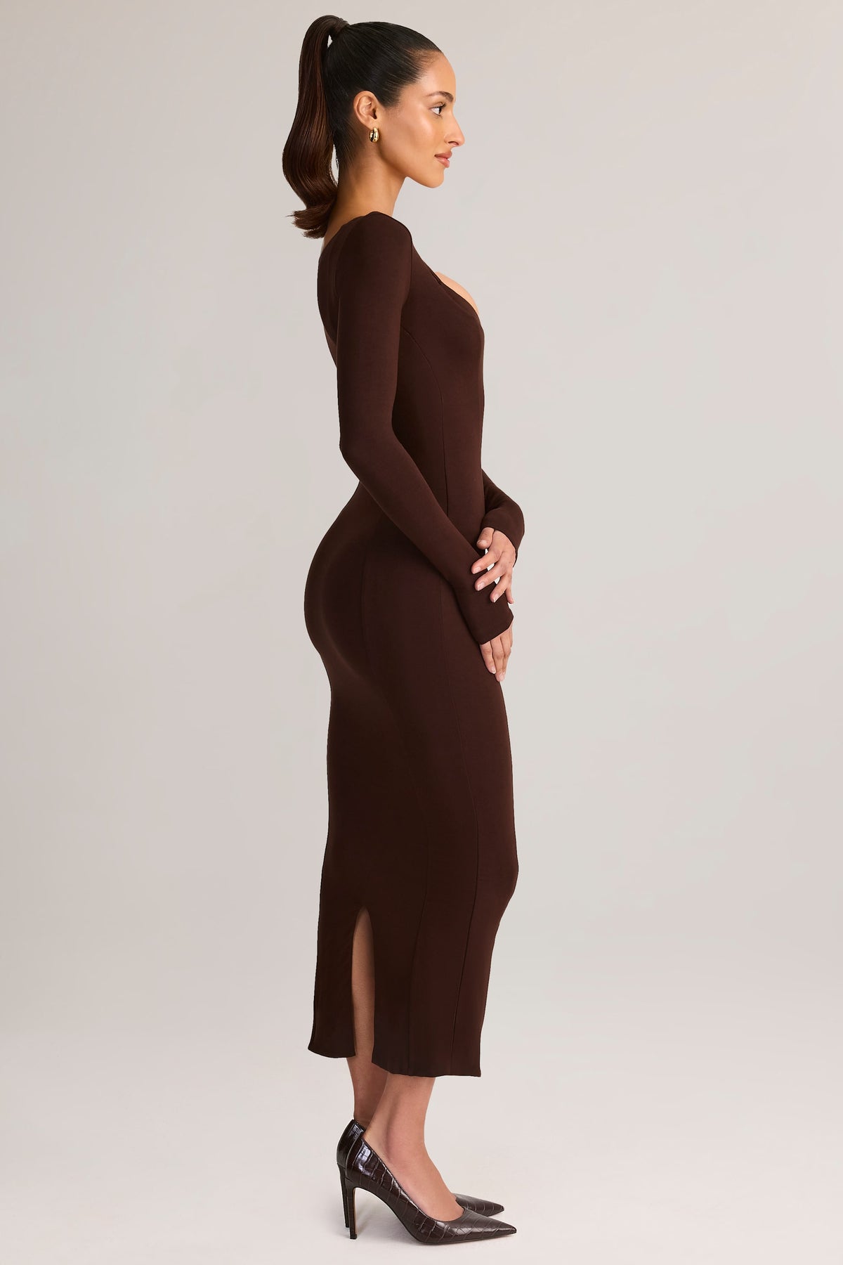 ⁣⁢Modal-Langarm-Midikleid mit Peekaboo-Detail in Schokoladenbraun⁤⁣