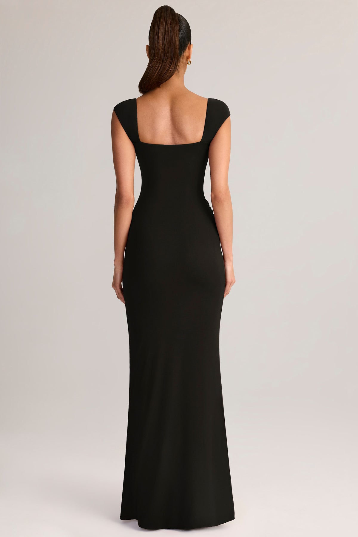 ⁣⁢Modal-Maxikleid mit Sweetheart-Ausschnitt und Wasserfall-Taille in Schwarz⁤⁣ - 2