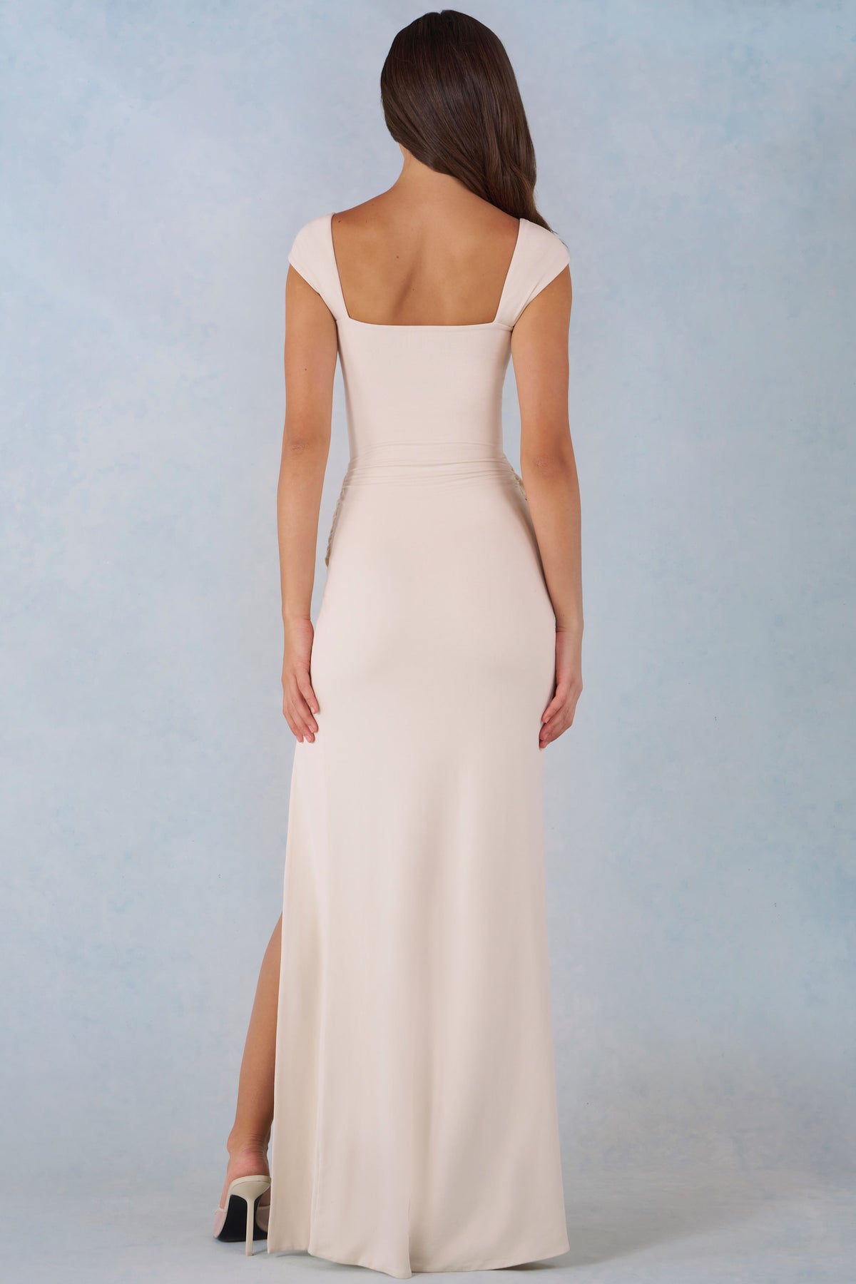 ⁣⁢Modal-Maxikleid mit Herzausschnitt und Wasserfalldrapierung an der Taille in Elfenbein⁤⁣