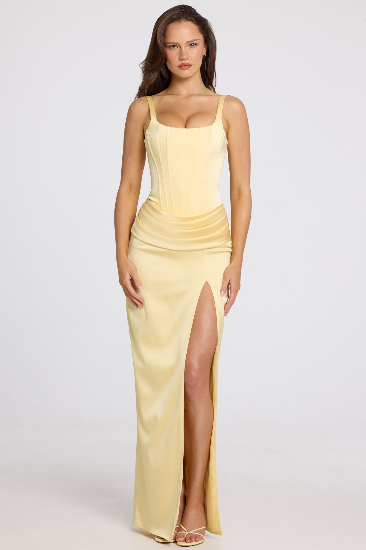 ⁣⁢Korsett-Maxikleid mit oberschenkelhohem Schlitz in Buttergelb⁤⁣
