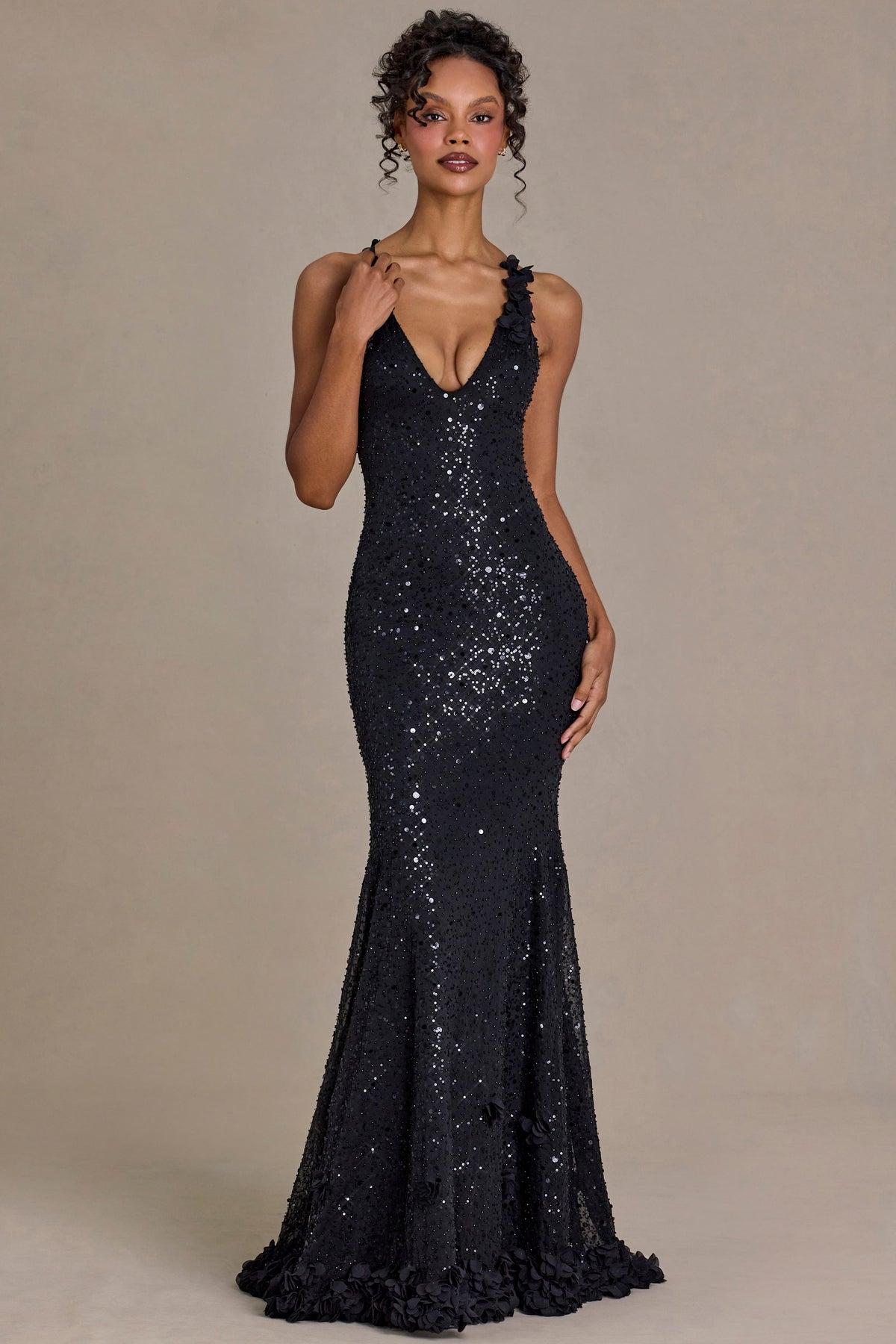 ⁣⁢Verziertes rückenfreies Abendkleid mit tiefem Ausschnitt in Schwarz⁤⁣