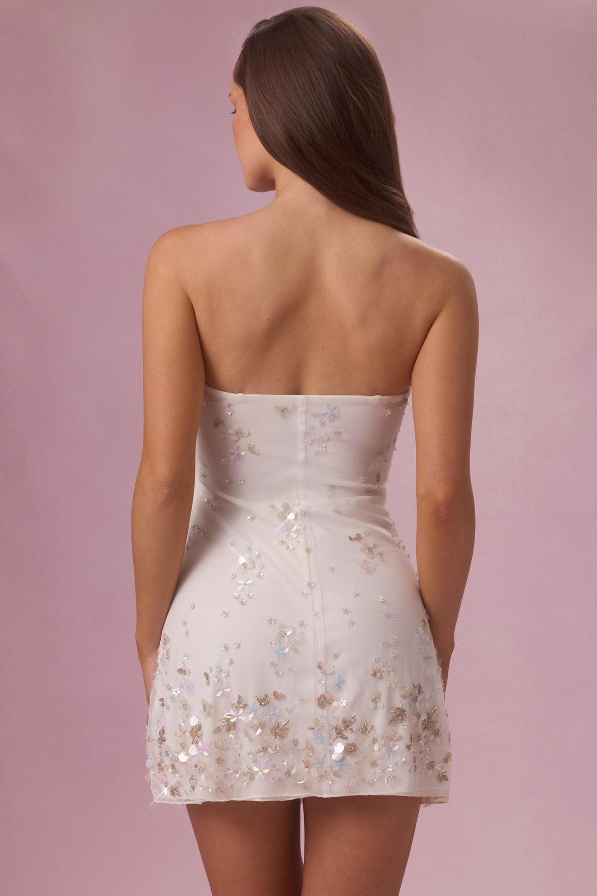 ⁣⁢Verziertes Bandeau-Minikleid in Perlweiß⁤⁣