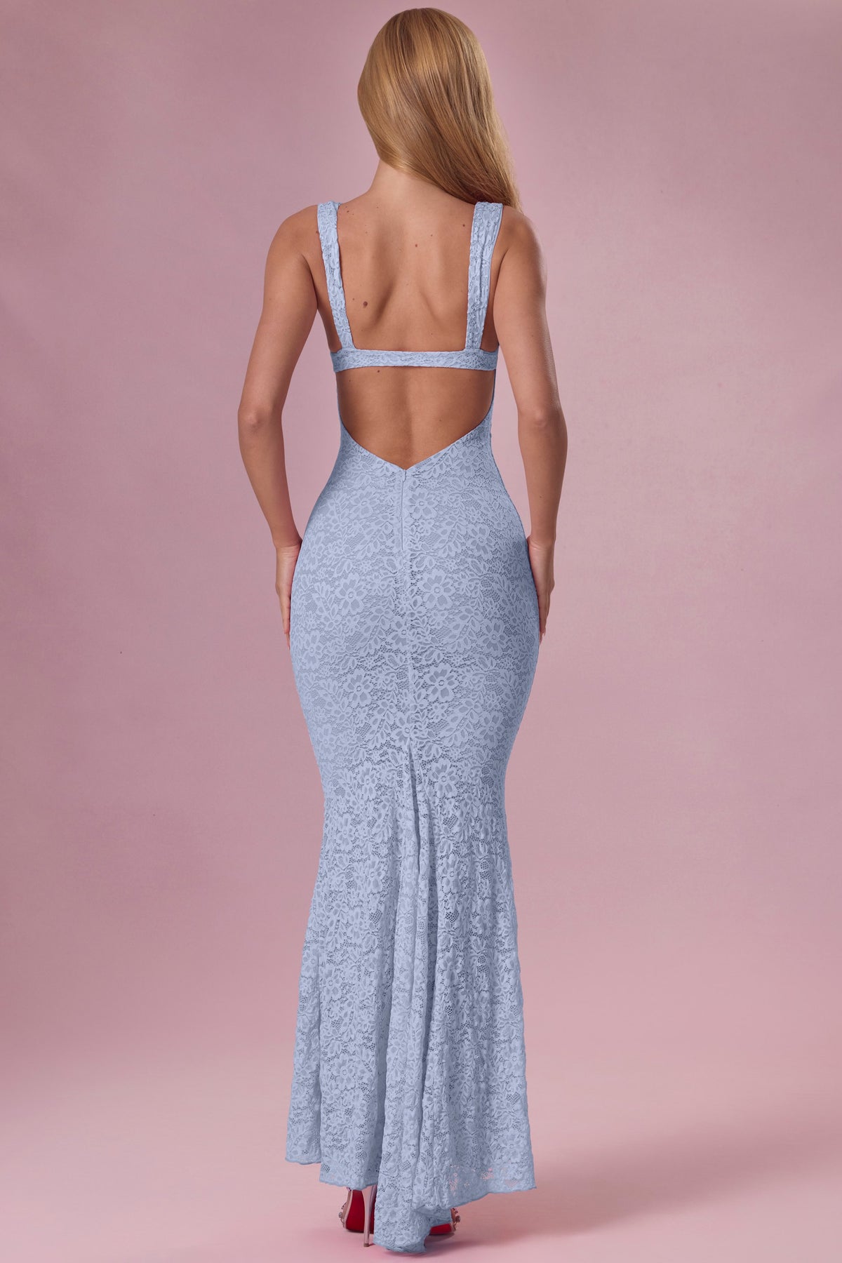⁣⁢Spitzen-Abendkleid mit Herzausschnitt in Himmelblau⁤⁣