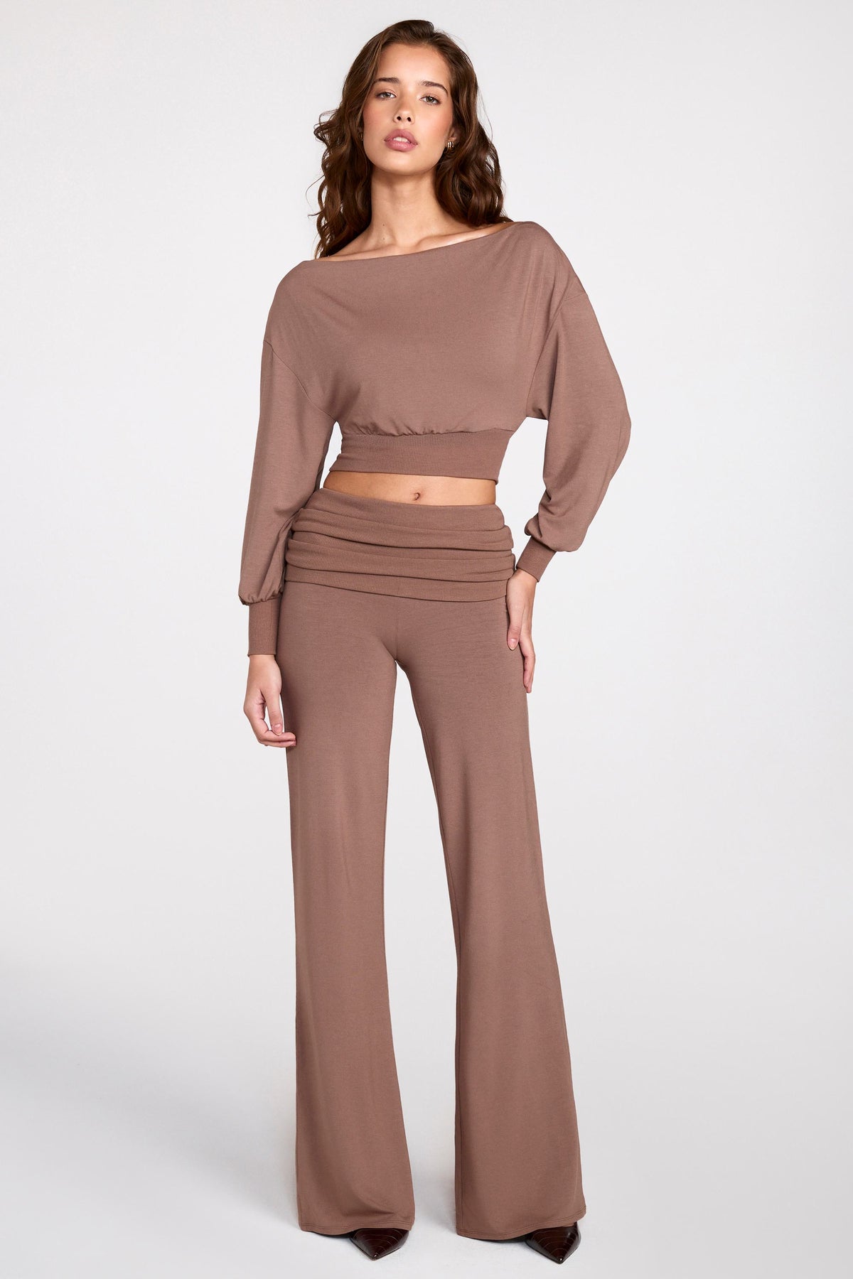 ⁣⁢Modal Low-Rise Hose mit geradem Bein in Mocha⁤⁣