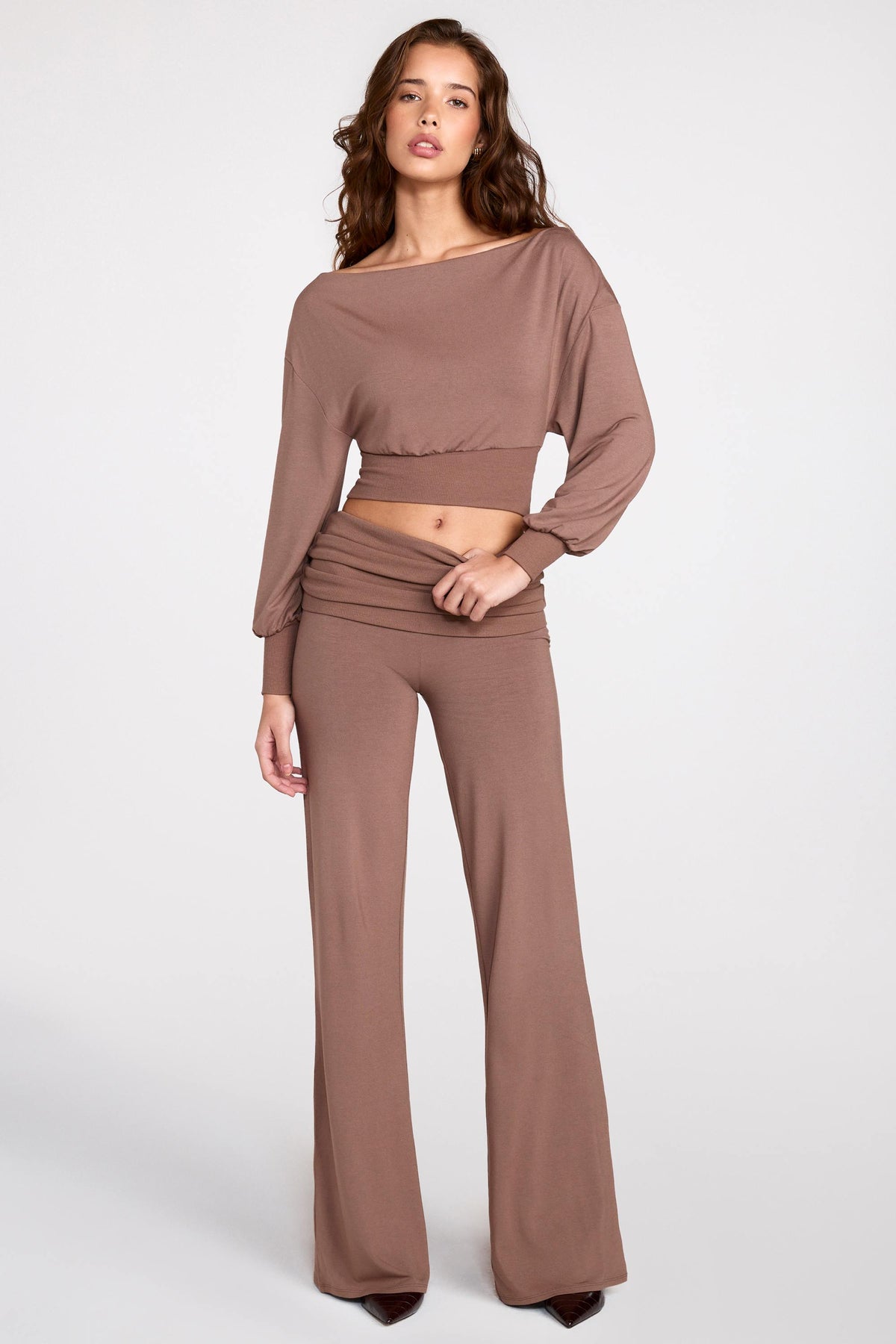 ⁣⁢Modal Low-Rise Hose mit geradem Bein in Mocha⁤⁣