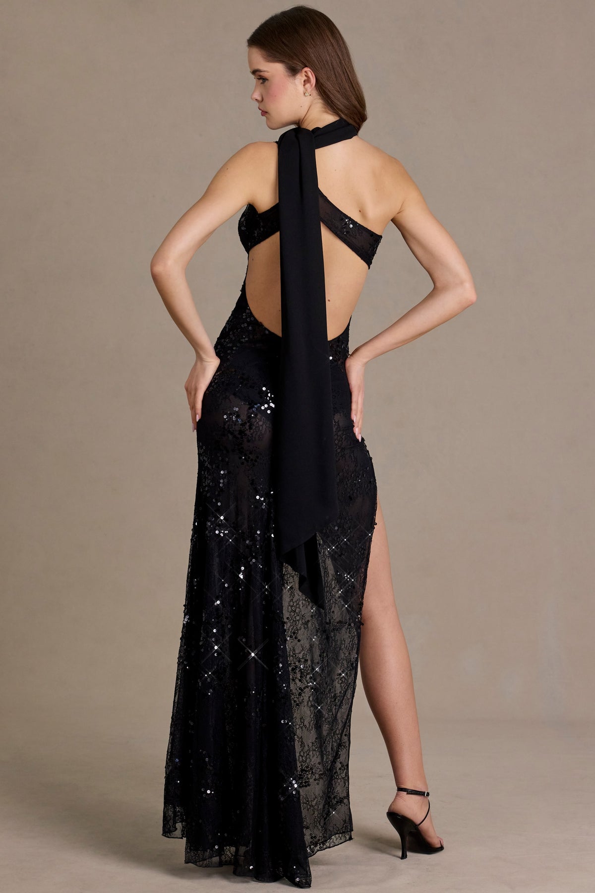 ⁣⁢Maxikleid mit Pailletten-Spitzen-Detail in Schwarz⁤⁣