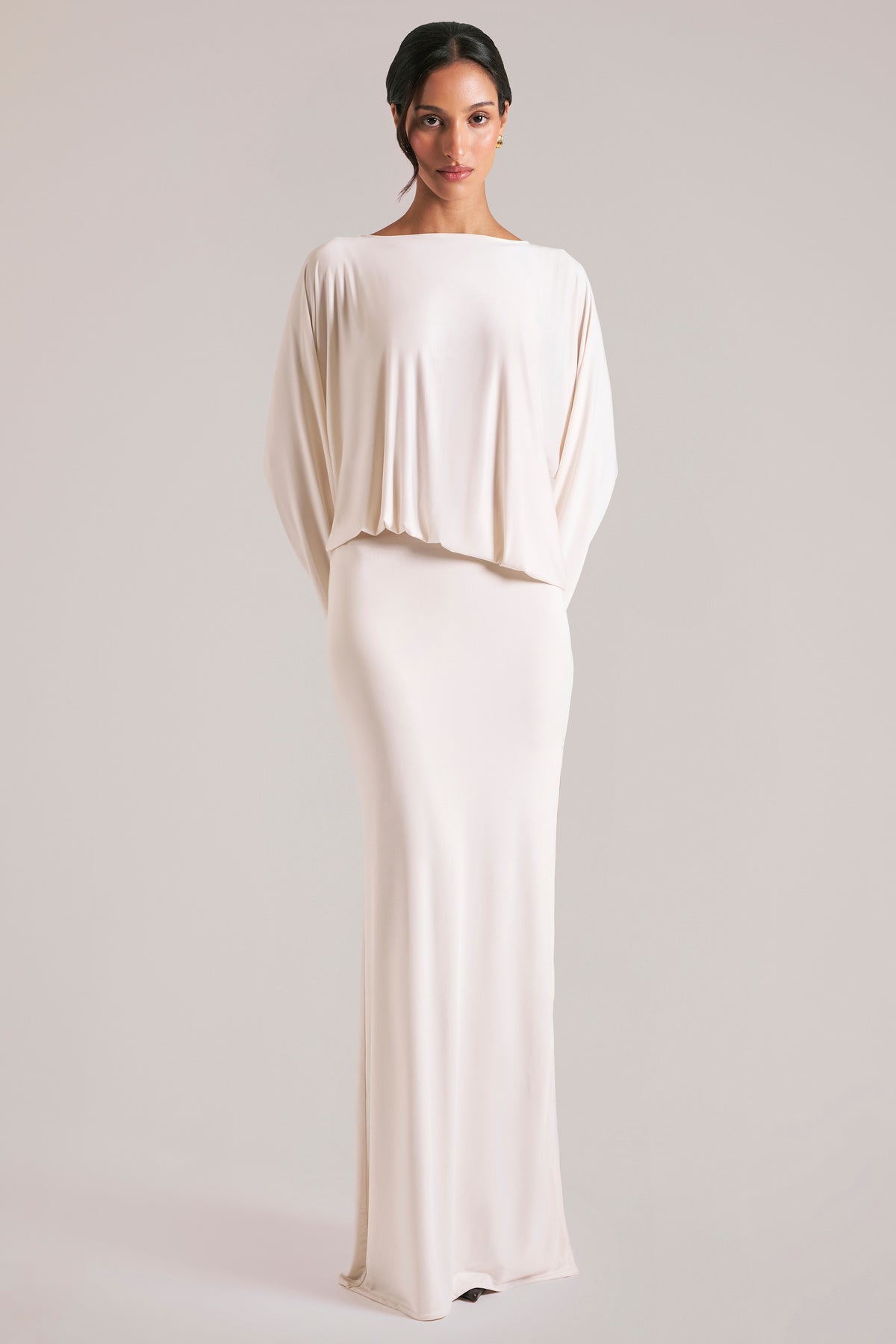 ⁣⁢Drapiertes Langarm-Maxikleid in Vanille⁤⁣