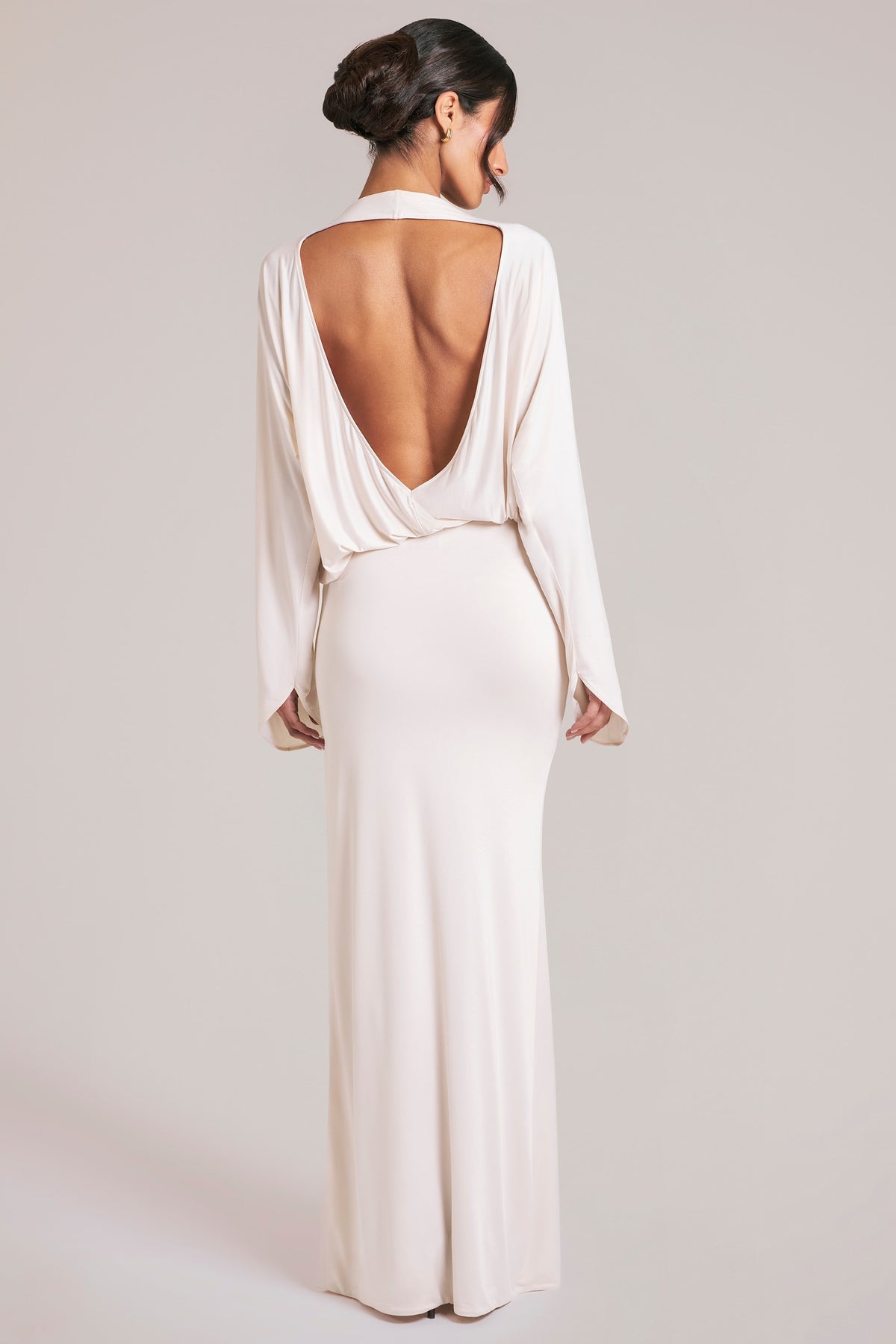 ⁣⁢Drapiertes Langarm-Maxikleid in Vanille⁤⁣