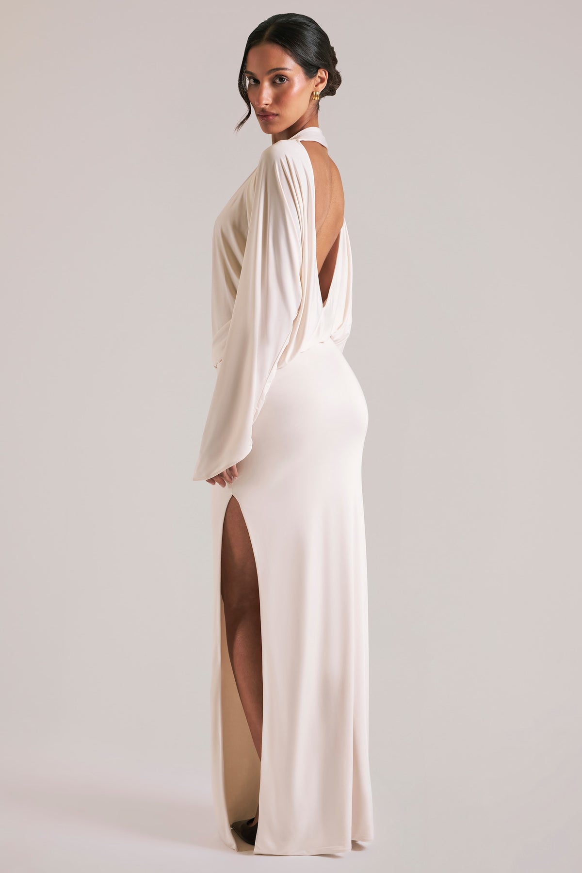 ⁣⁢Drapiertes Langarm-Maxikleid in Vanille⁤⁣