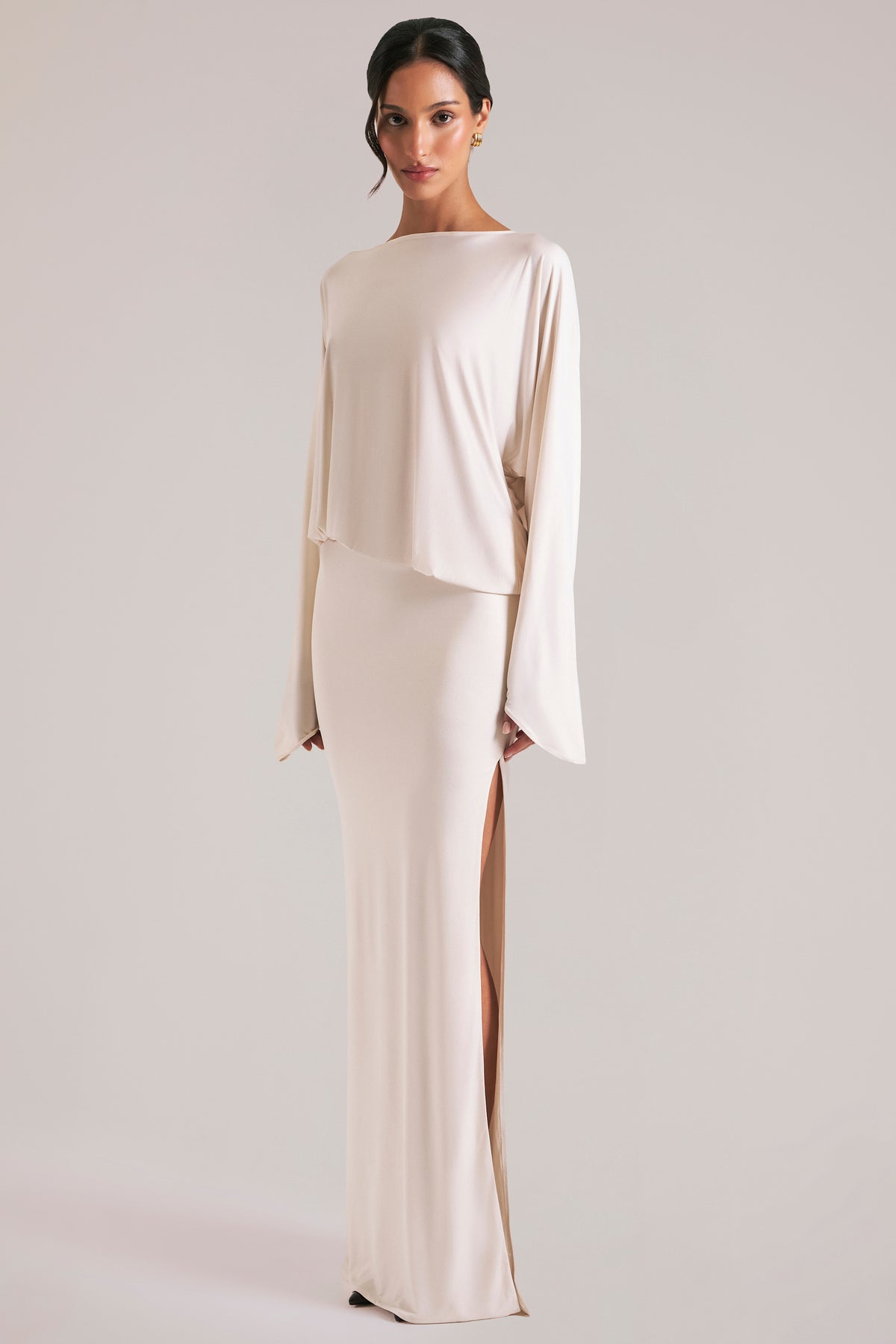 ⁣⁢Drapiertes Langarm-Maxikleid in Vanille⁤⁣