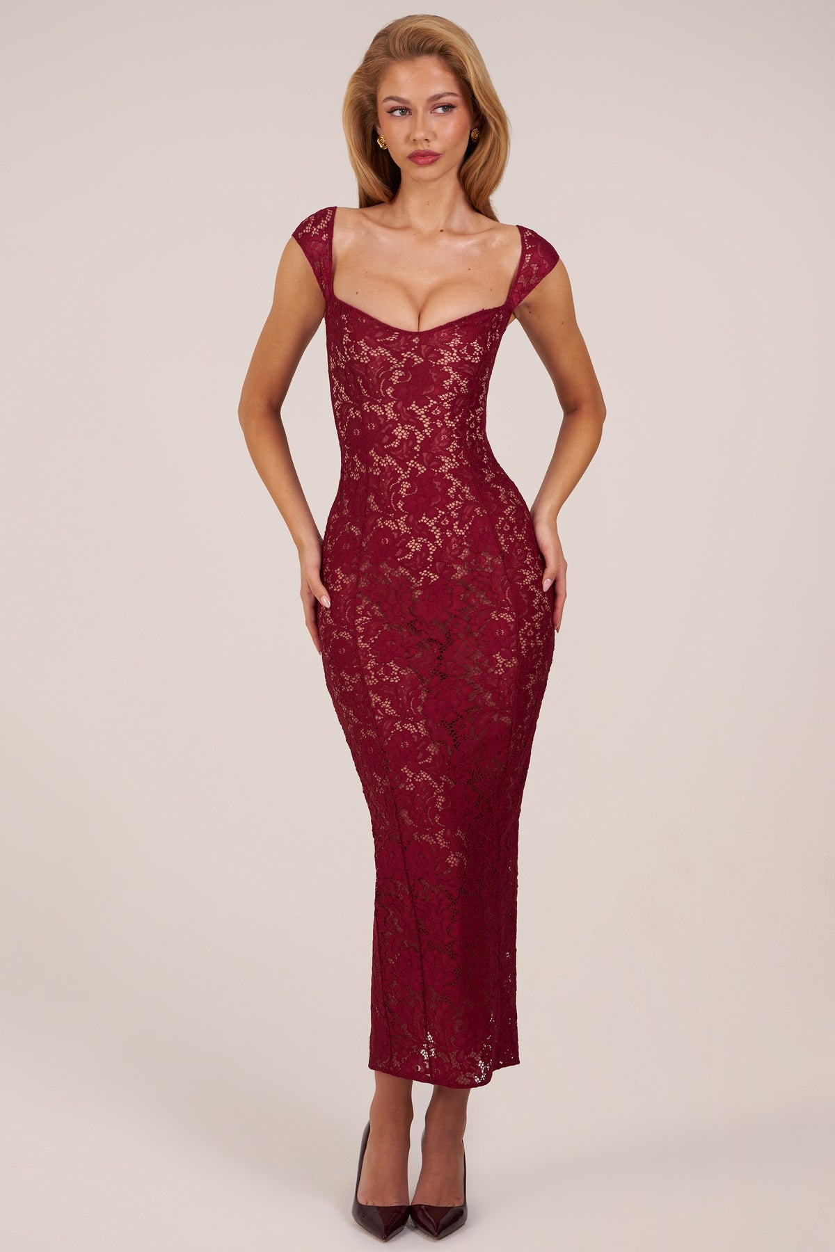 ⁣⁢Maxikleid mit Herzausschnitt in Wine⁤⁣