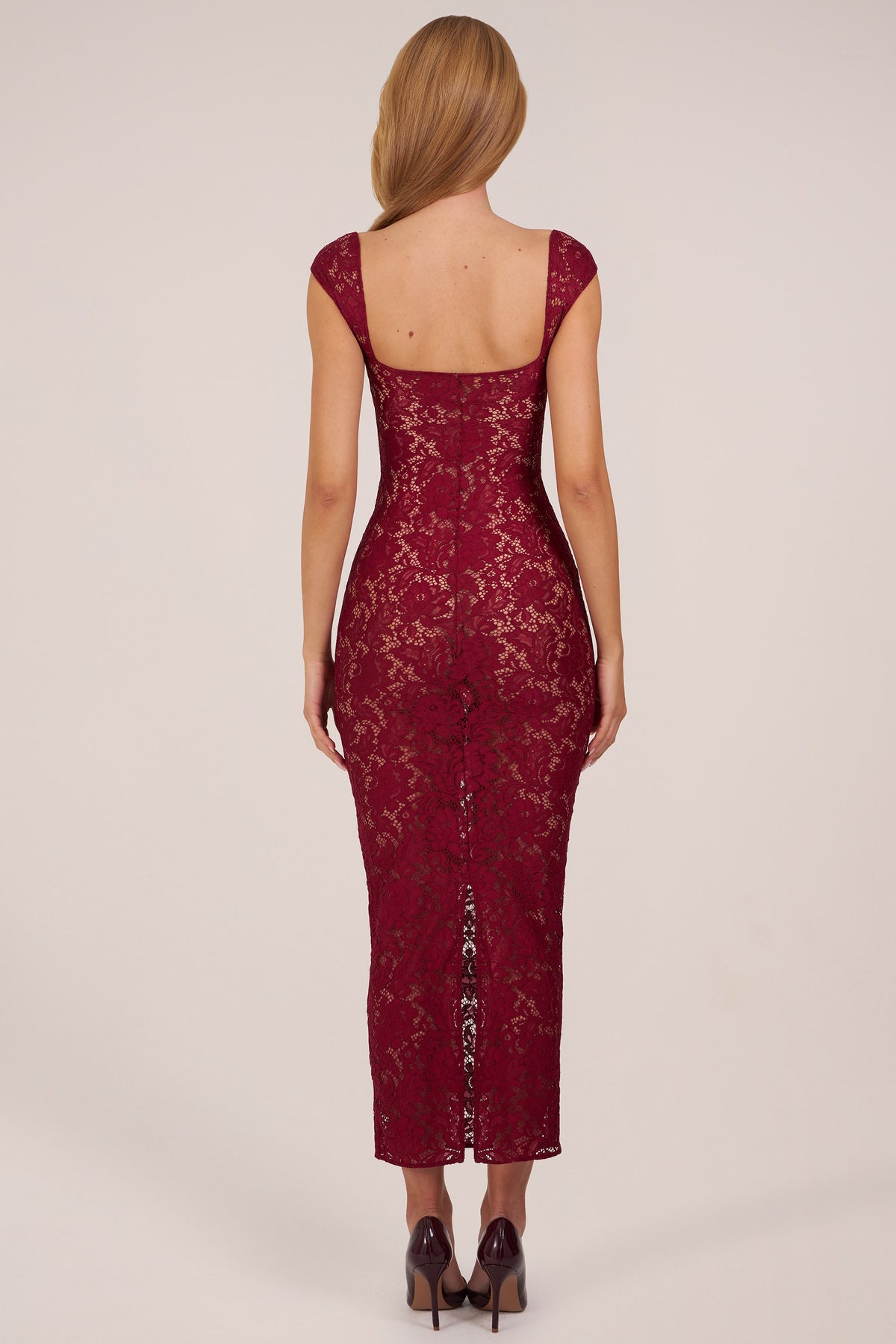 ⁣⁢Maxikleid mit Herzausschnitt in Wine⁤⁣