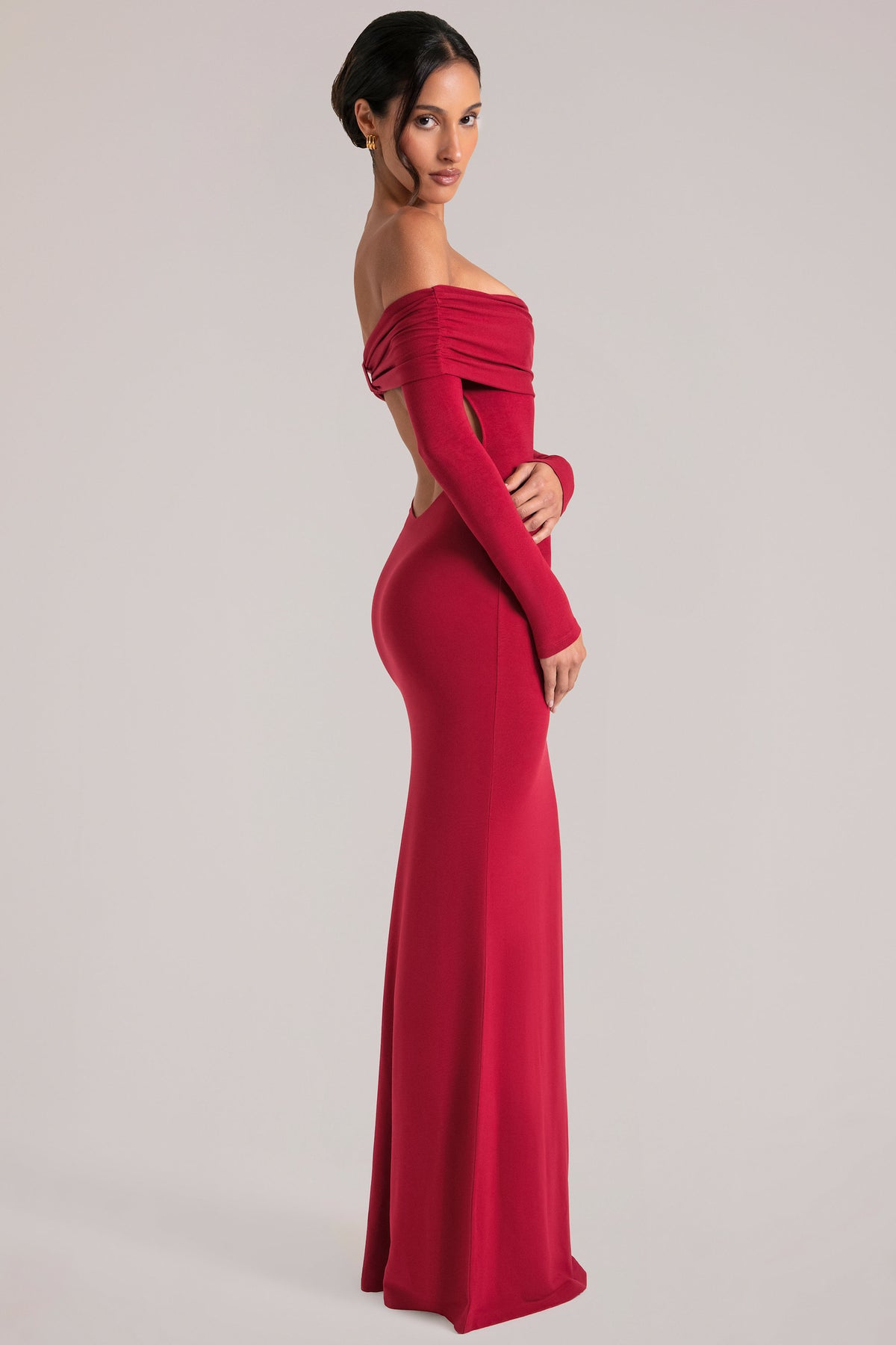 ⁣⁢Off-Shoulder-Langarm-Maxikleid in Kirschrot⁤⁣