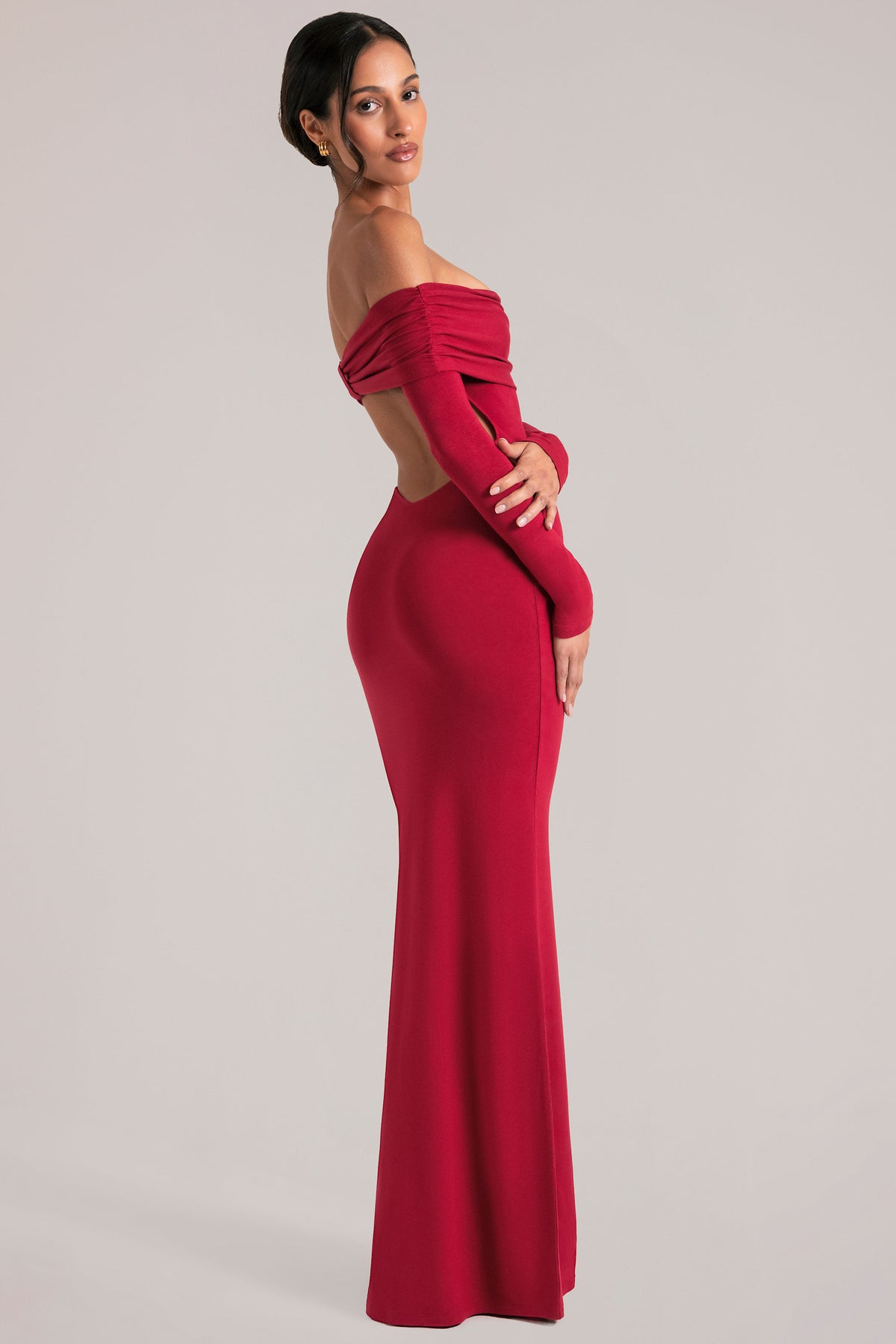 ⁣⁢Off-Shoulder-Langarm-Maxikleid in Kirschrot⁤⁣