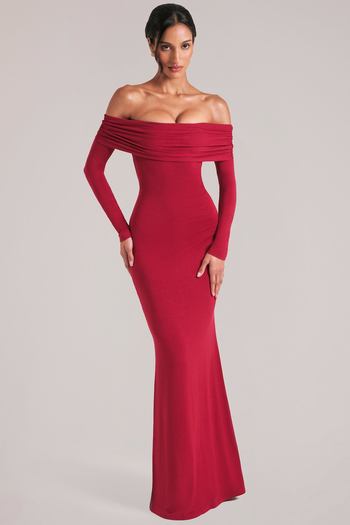 ⁣⁢Off-Shoulder-Langarm-Maxikleid in Kirschrot⁤⁣