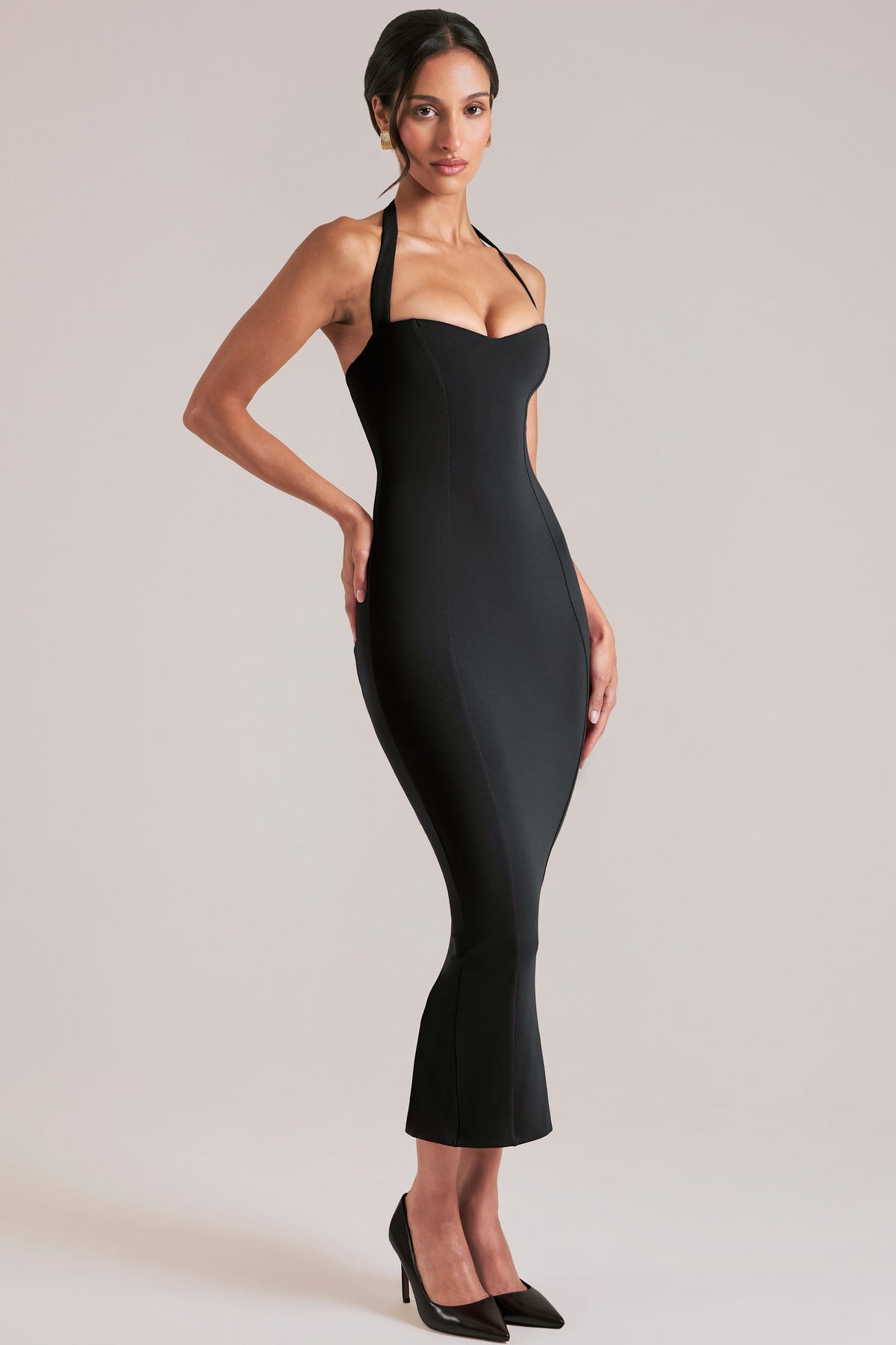 ⁣⁢Neckholder-Midaxikleid in Schwarz⁤⁣