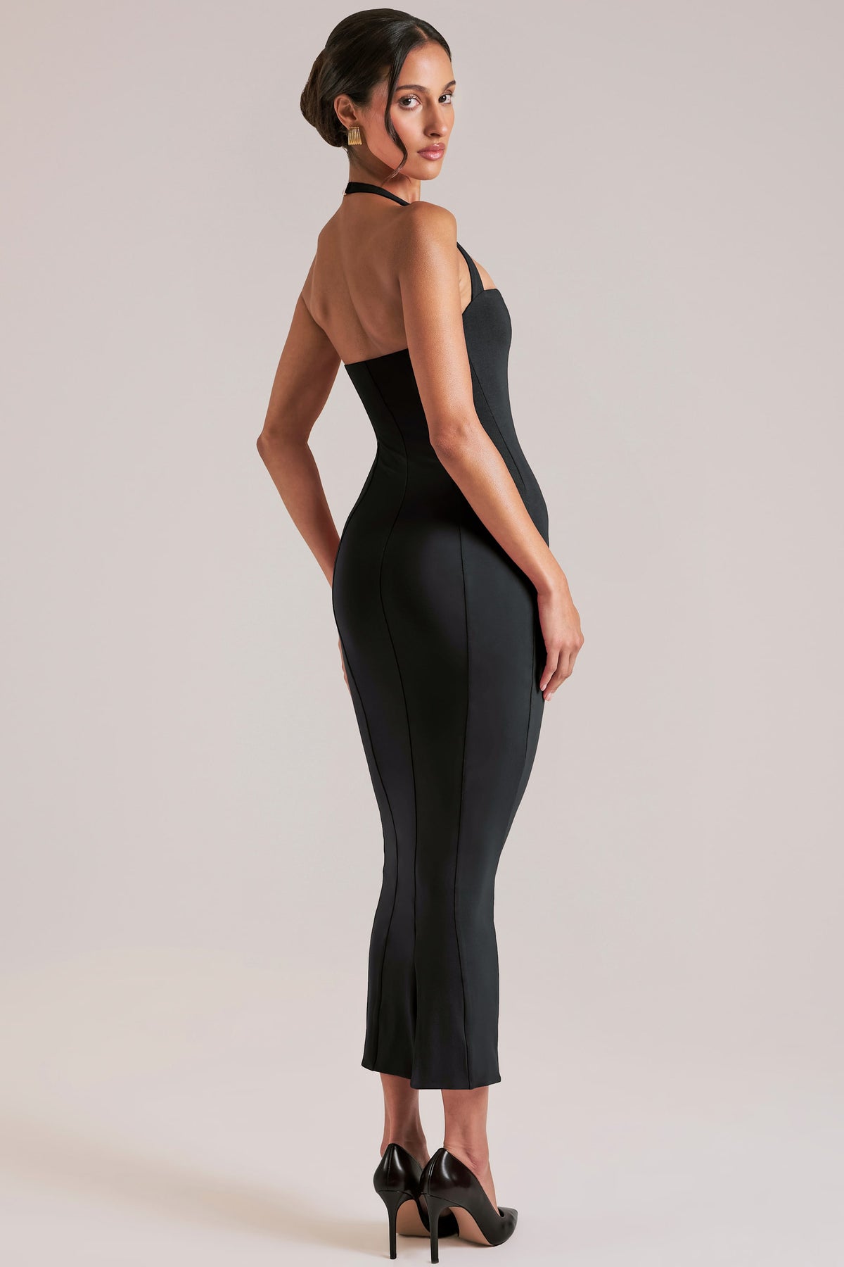 ⁣⁢Neckholder-Midaxikleid in Schwarz⁤⁣