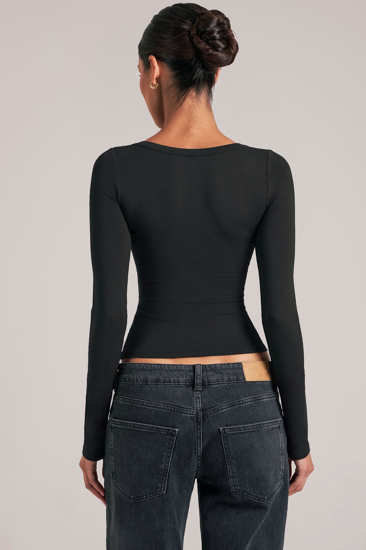⁣⁢V-Ausschnitt Langarmshirt in Schwarz⁤⁣ - 2