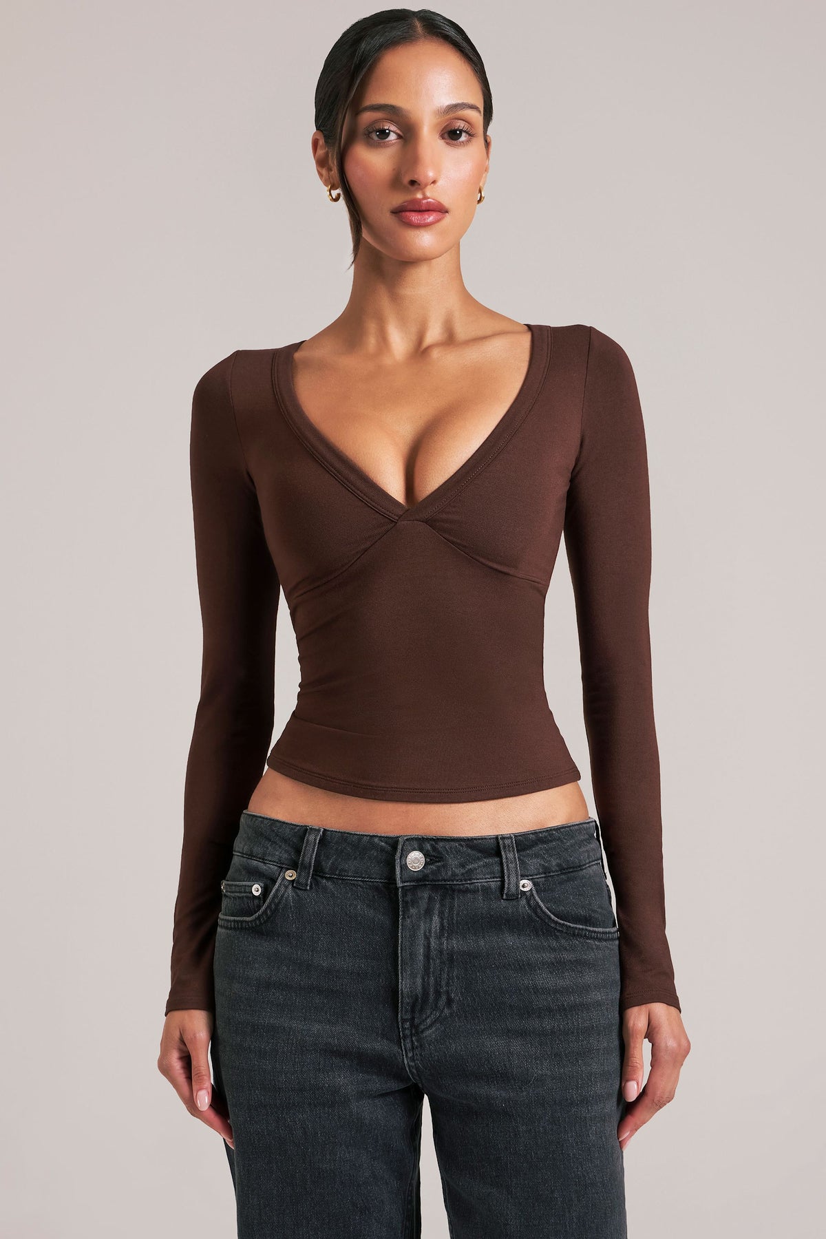 ⁣⁢V-Neck Long-Sleeve Top in Chocolate Brown⁤⁣