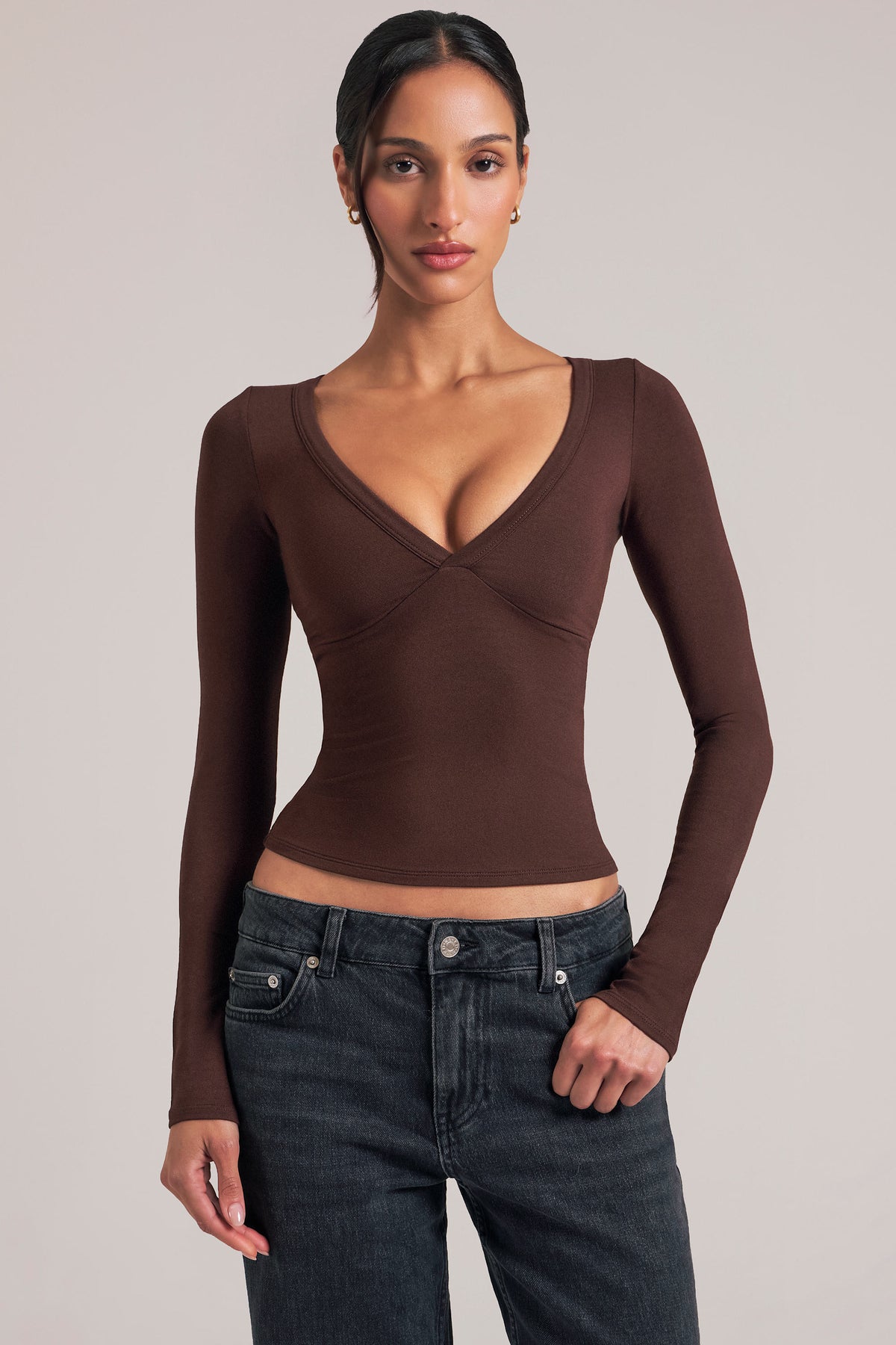 ⁣⁢V-Neck Long-Sleeve Top in Chocolate Brown⁤⁣