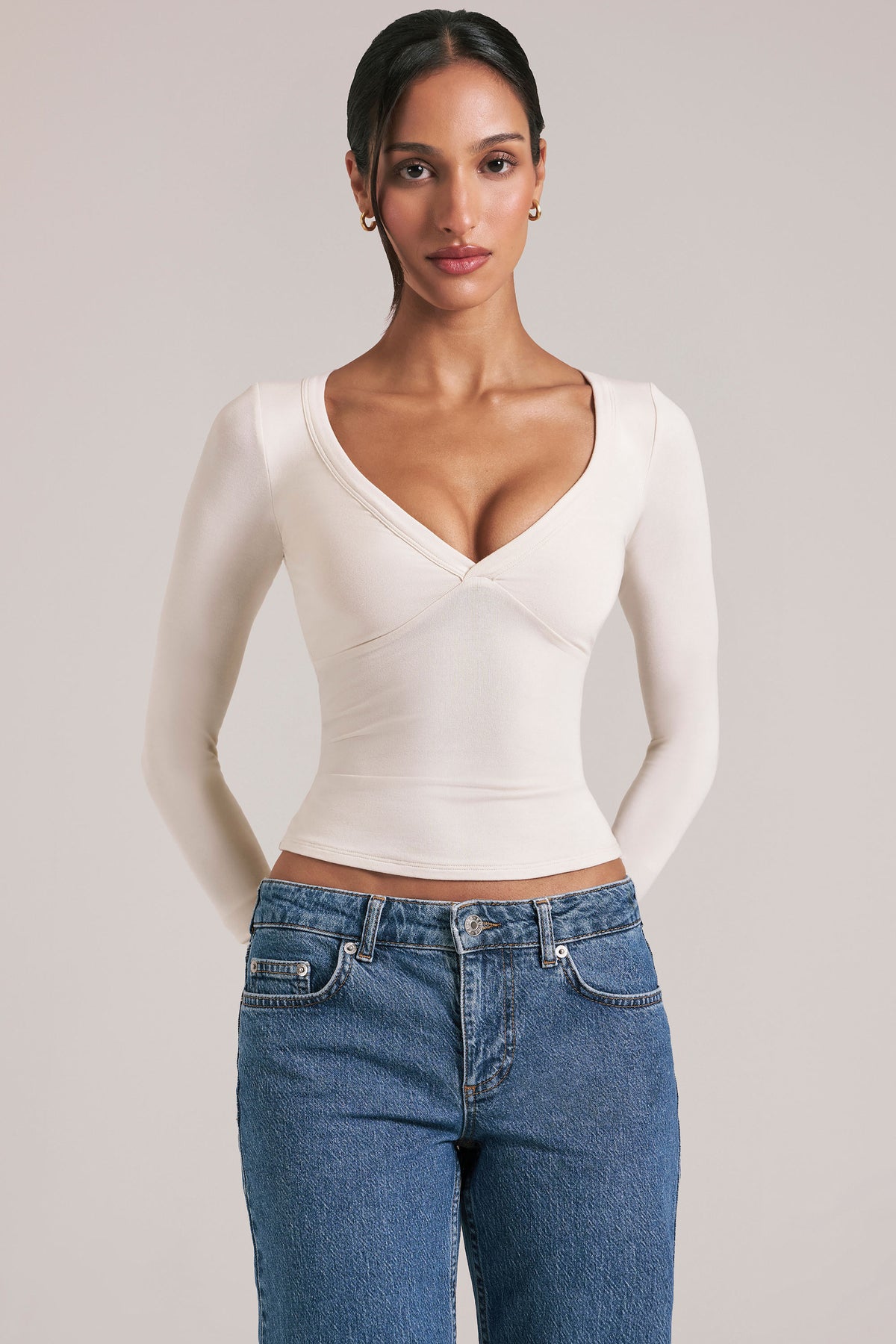 ⁣⁢V-Ausschnitt Langarmshirt in Vanilla⁤⁣