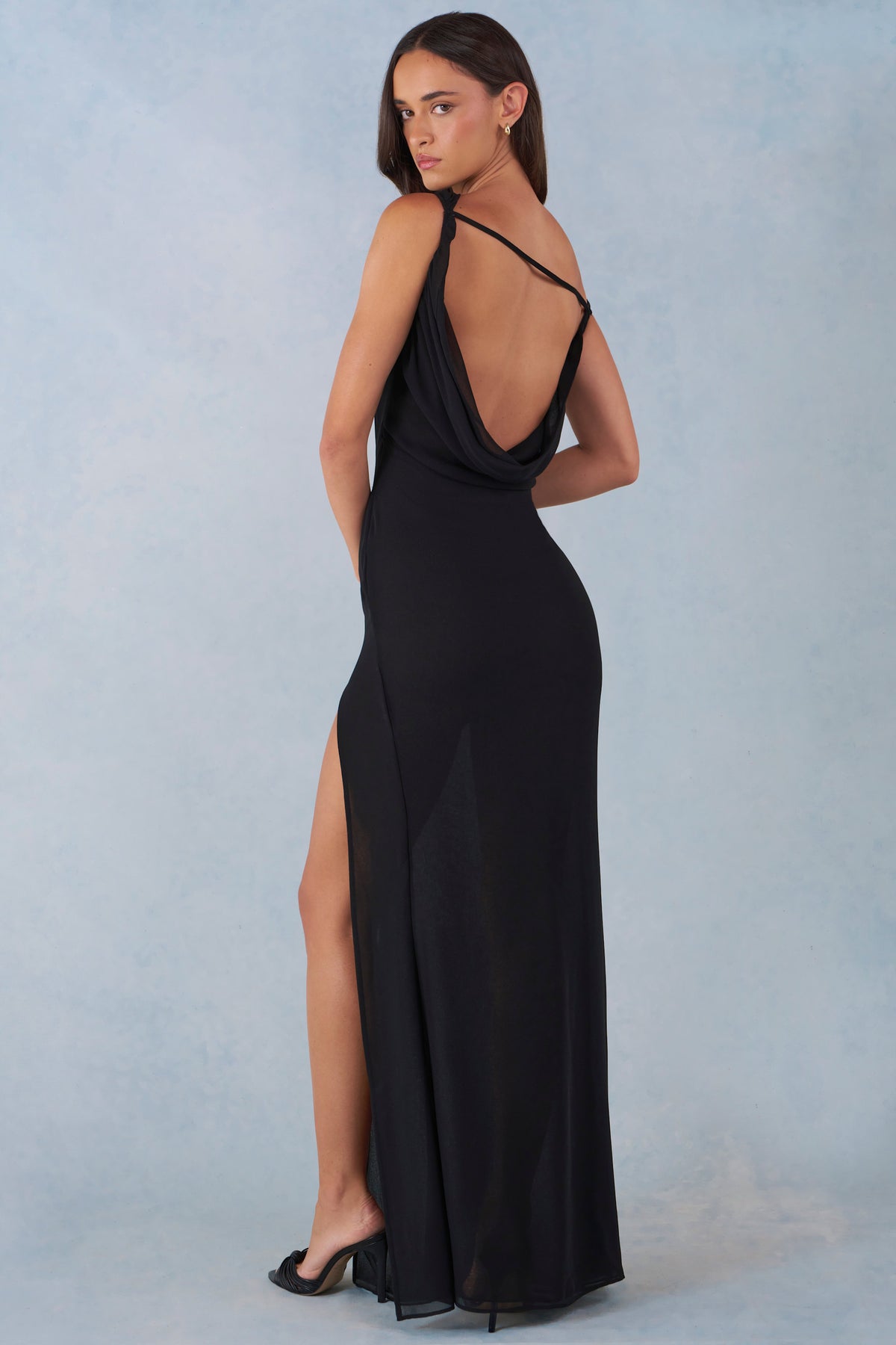 ⁣⁢One-Shoulder Maxikleid in Schwarz⁤⁣