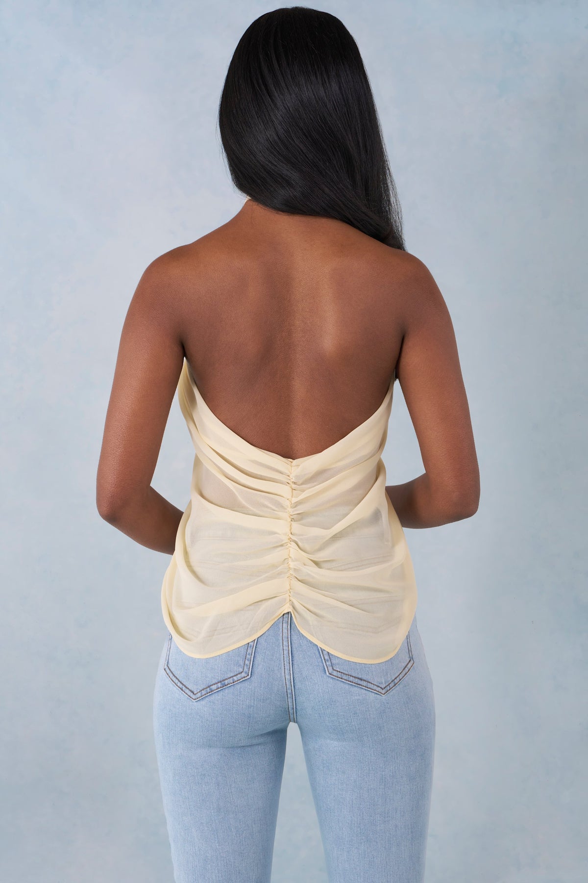 ⁣⁢Vorne offenes Neckholder-Top in Buttergelb⁤⁣