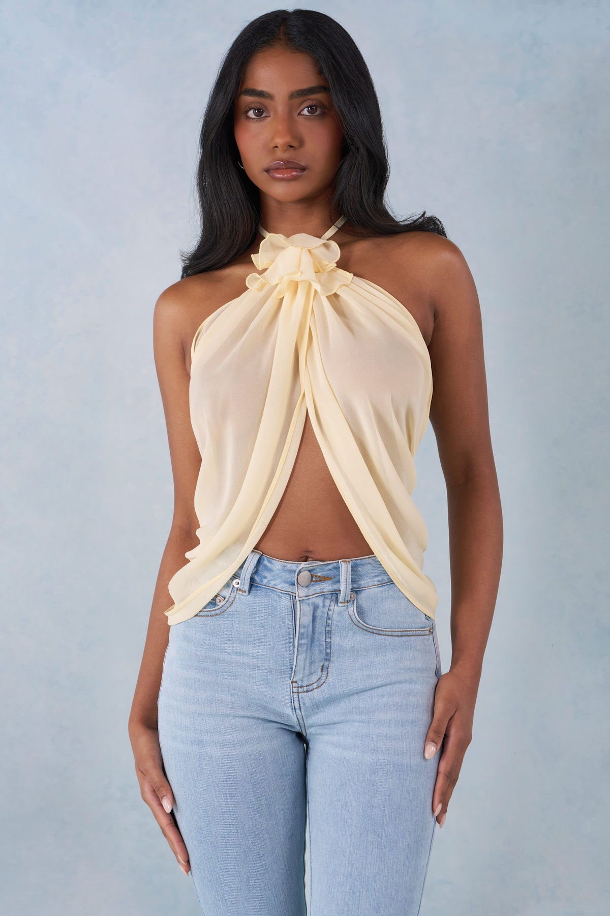 ⁣⁢Neckholder-Top mit offenem Vorderteil in Buttergelb⁤⁣ - 1