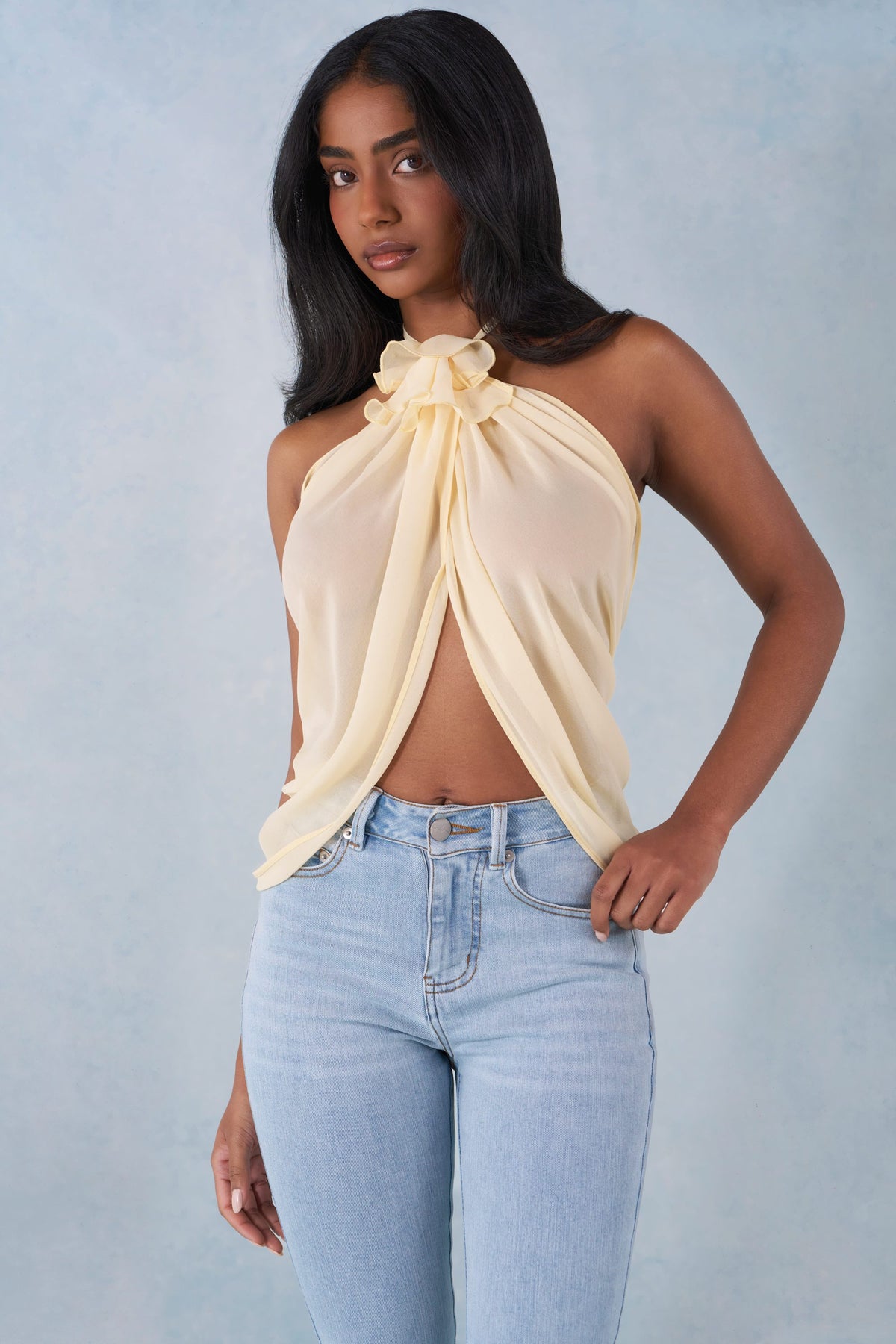 ⁣⁢Vorne offenes Neckholder-Top in Buttergelb⁤⁣