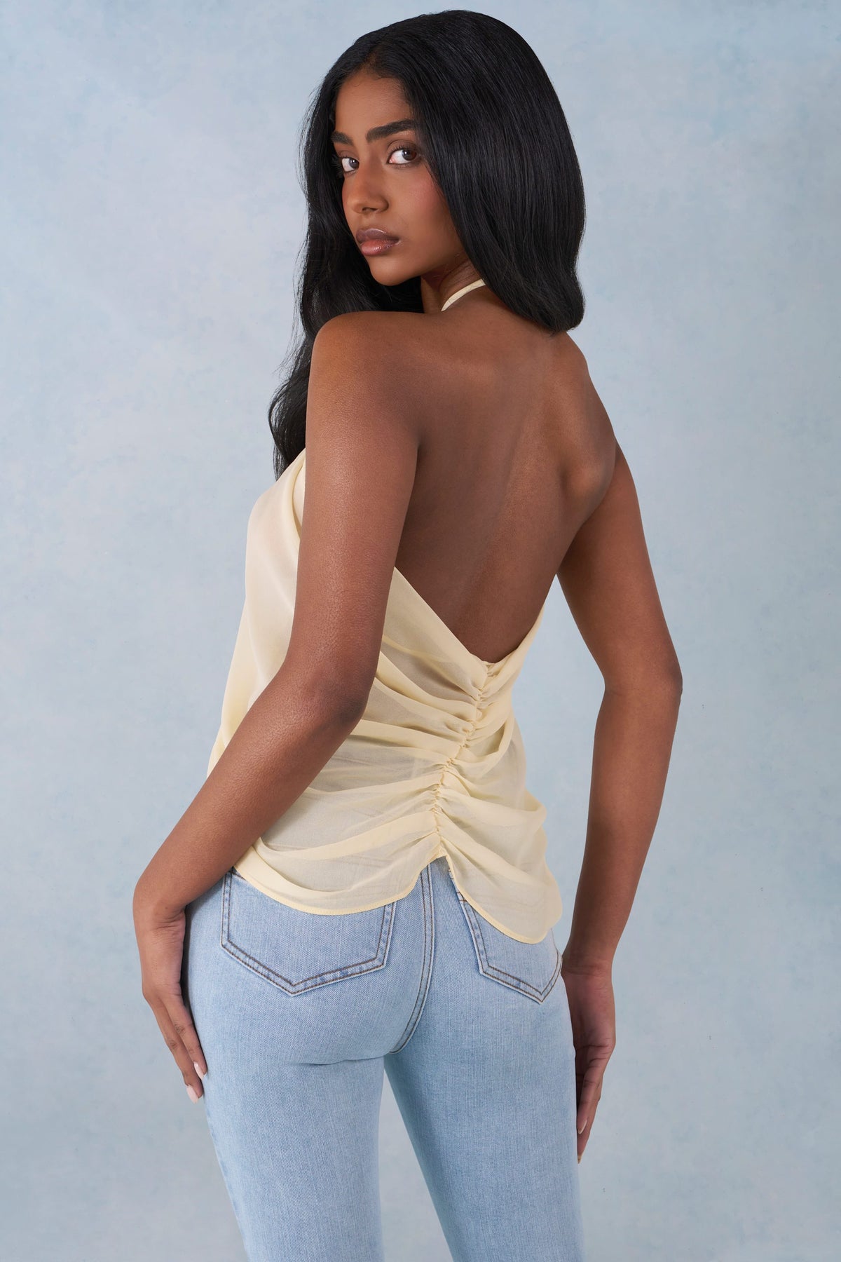 ⁣⁢Neckholder-Top mit offenem Vorderteil in Buttergelb⁤⁣ - 2