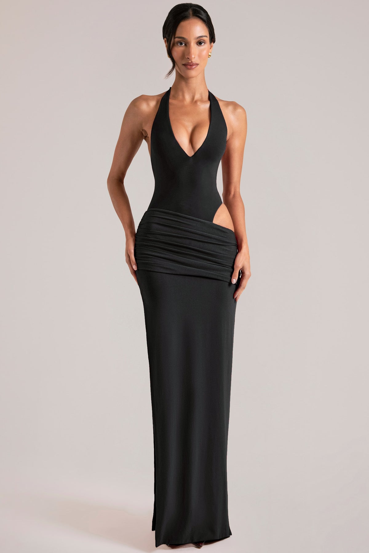 ⁣⁢Maxikleid mit tiefem Neckholder-Ausschnitt in Schwarz⁤⁣ - 1