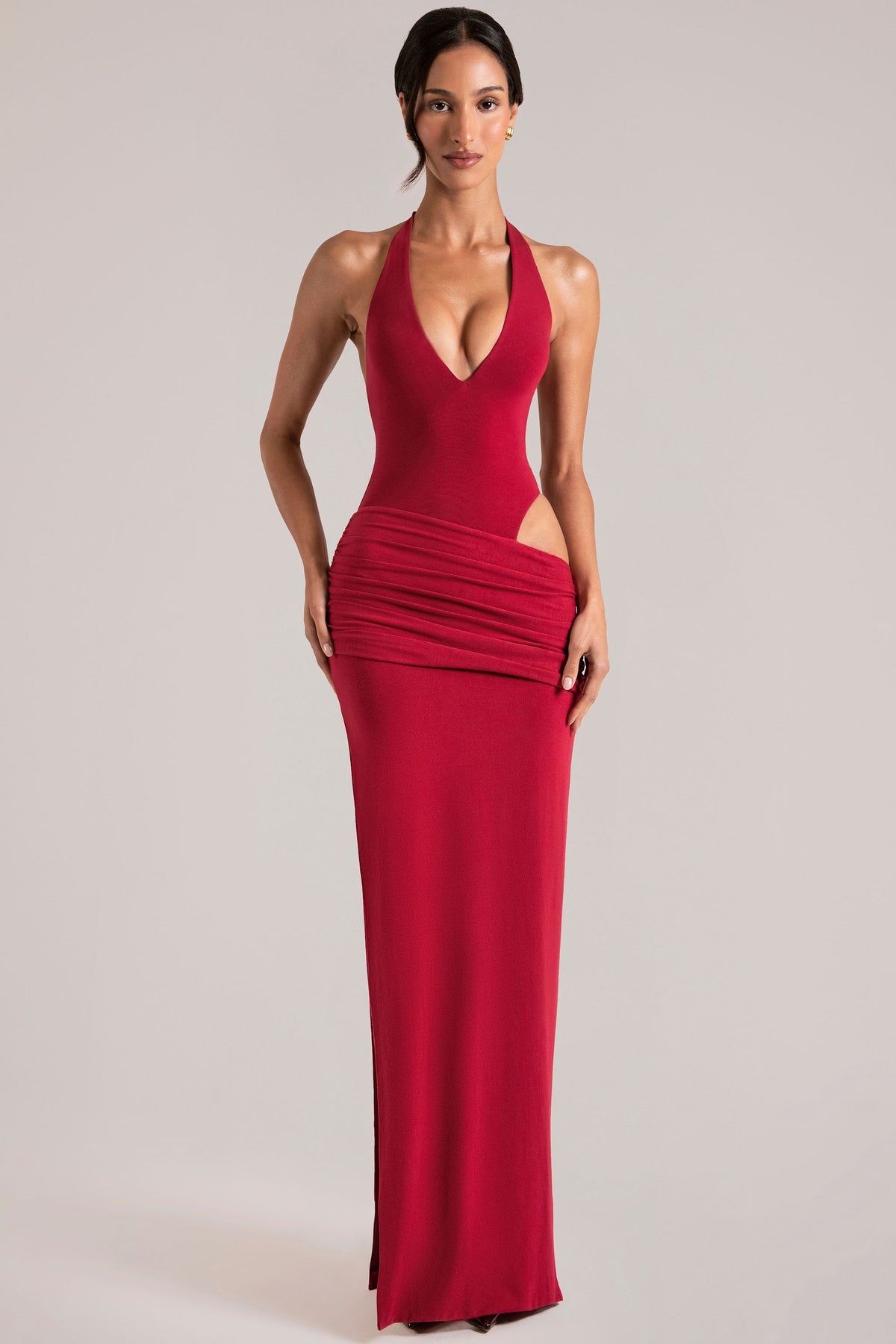 ⁣⁢Maxikleid mit tiefem Ausschnitt und Neckholder in Kirschrot⁤⁣ - 1