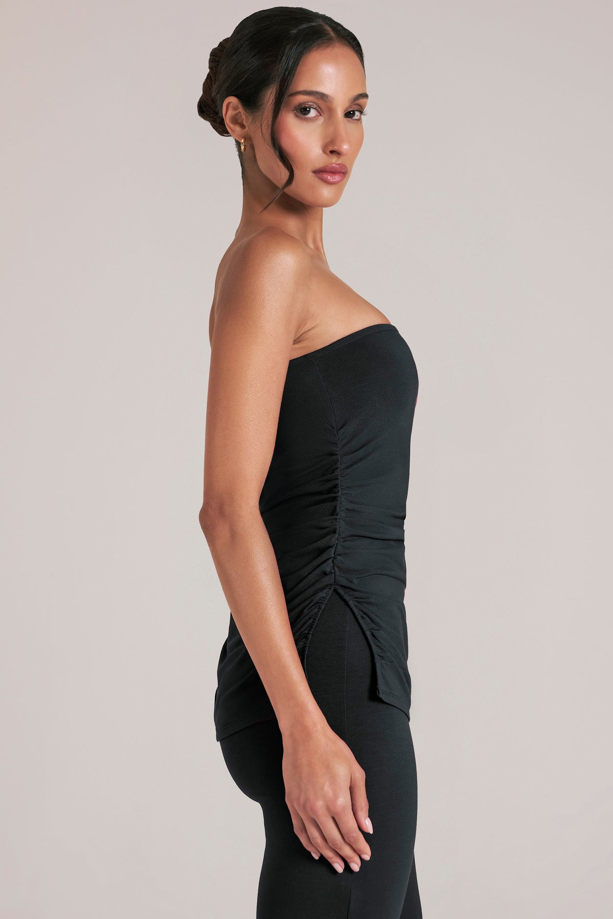 ⁣⁢Longline-Bandeau-Top in Schwarz⁤⁣