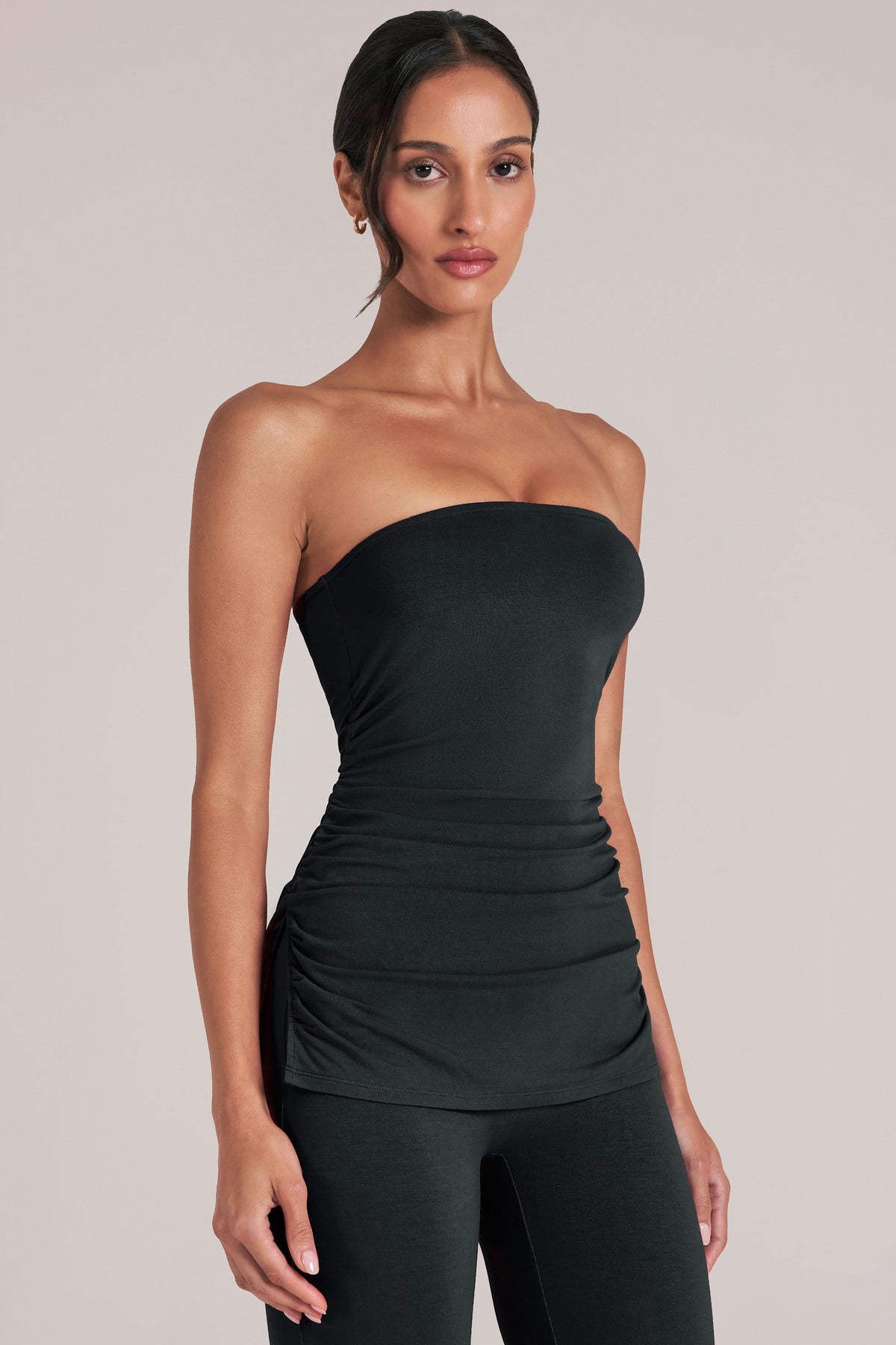 ⁣⁢Longline-Bandeau-Top in Schwarz⁤⁣