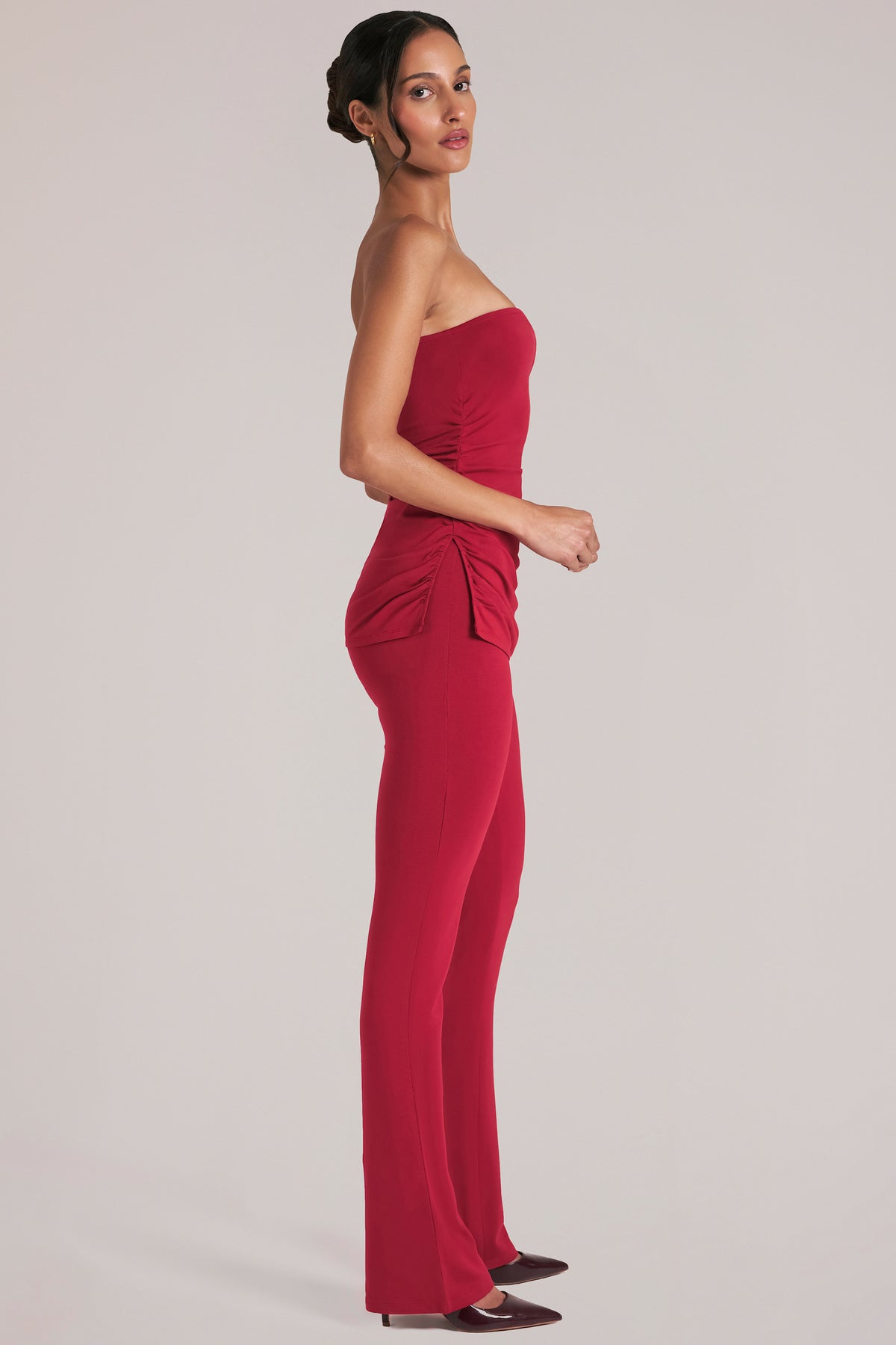 ⁣⁢Figurbetonte Mid-Waist-Hose in Kirschrot⁤⁣