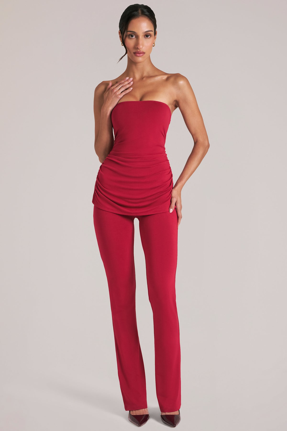 ⁣⁢Figurbetonte Mid-Waist-Hose in Kirschrot⁤⁣