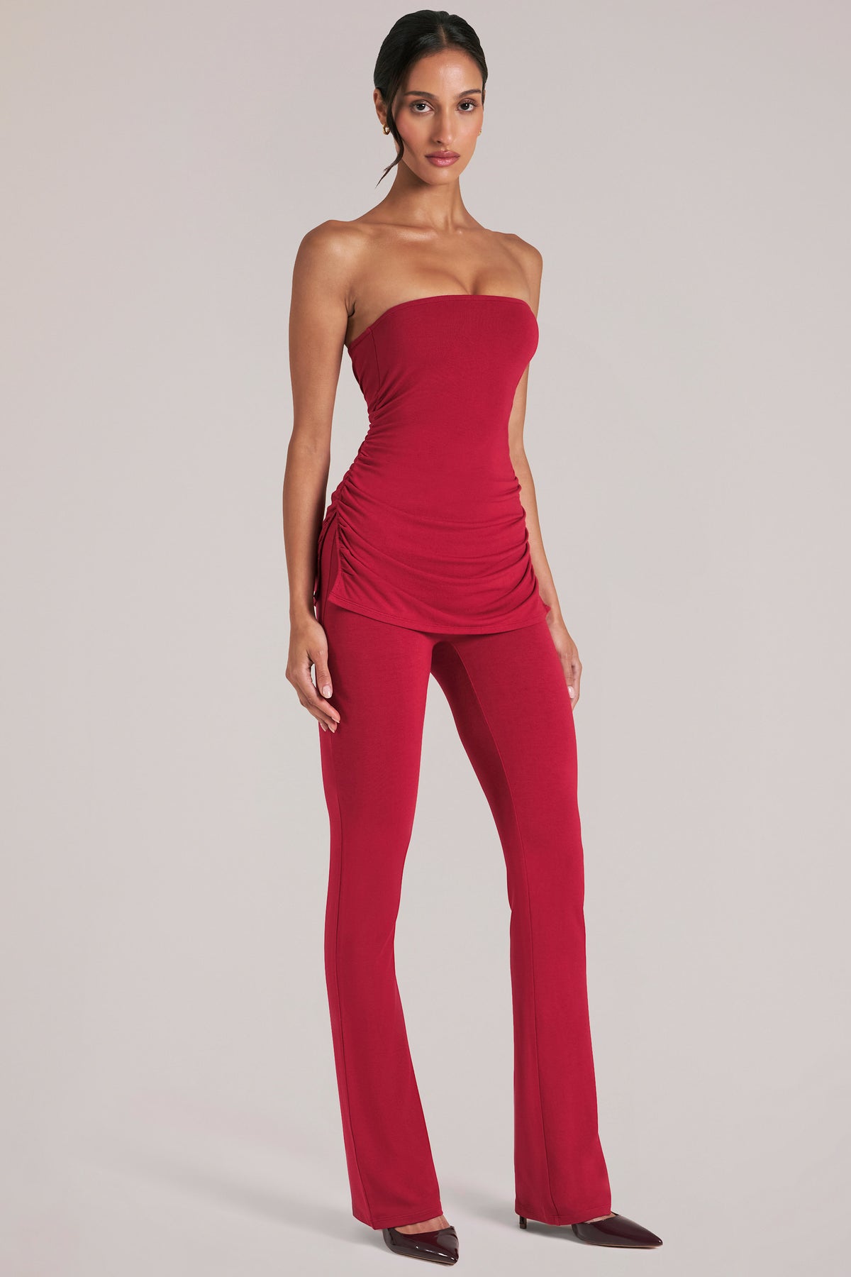 ⁣⁢Figurbetonte Mid-Waist-Hose in Kirschrot⁤⁣