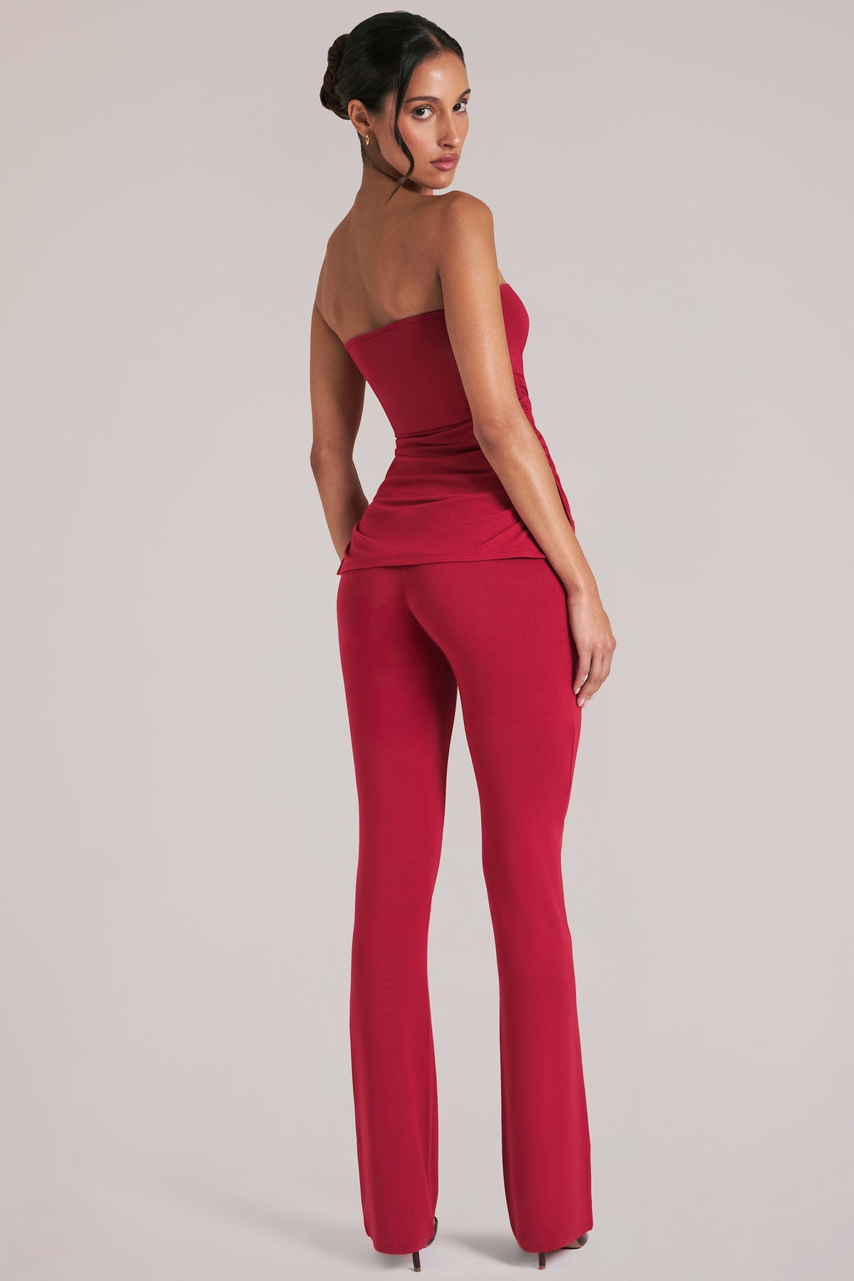 ⁣⁢Figurbetonte Mid-Waist-Hose in Kirschrot⁤⁣